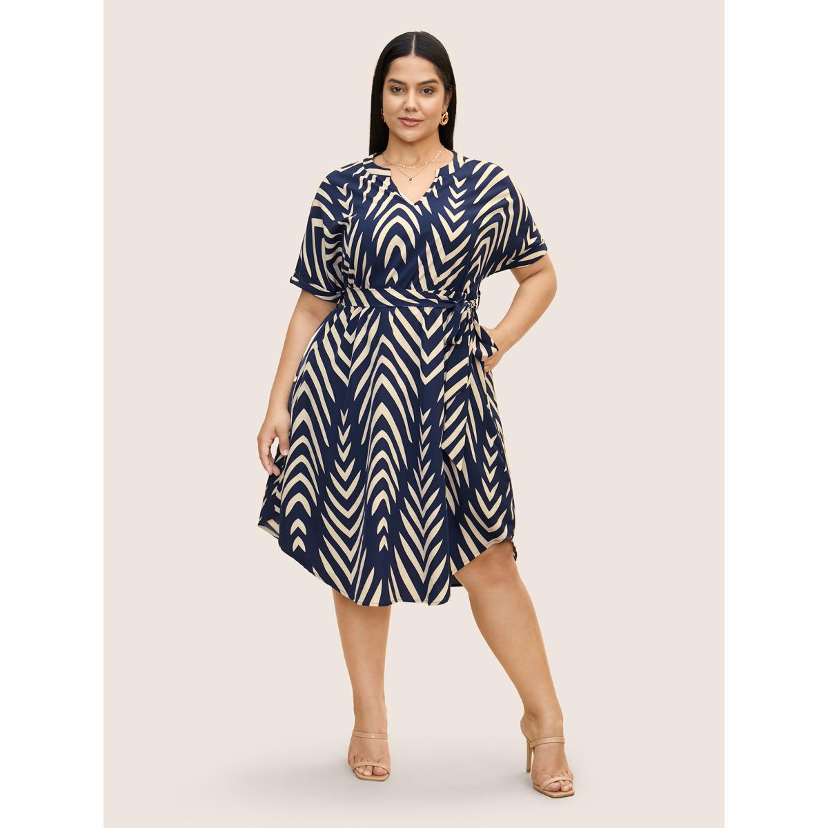 Plus Size Geometric Belted Dolman Sleeve Curved Hem Dress Navy Women Office Flat collar with V-notch Short sleeve Curvy BloomChic 30/6X Product Image