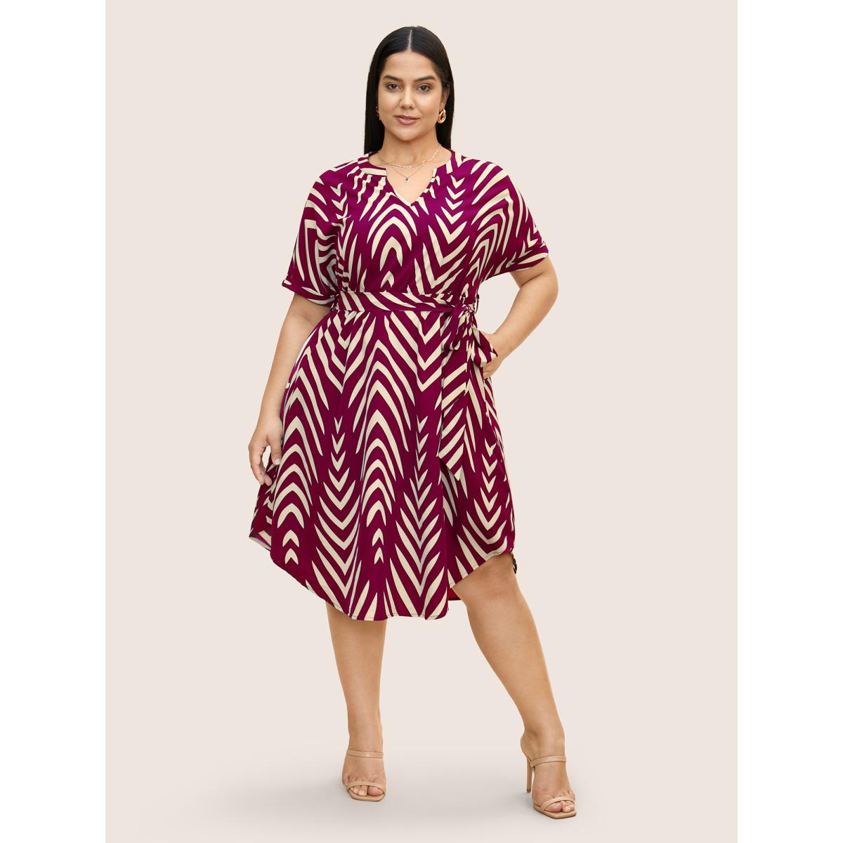 Plus Size Geometric Belted Dolman Sleeve Curved Hem Dress RedViolet Women Office Flat collar with V-notch Short sleeve Curvy BloomChic 28/5X Product Image