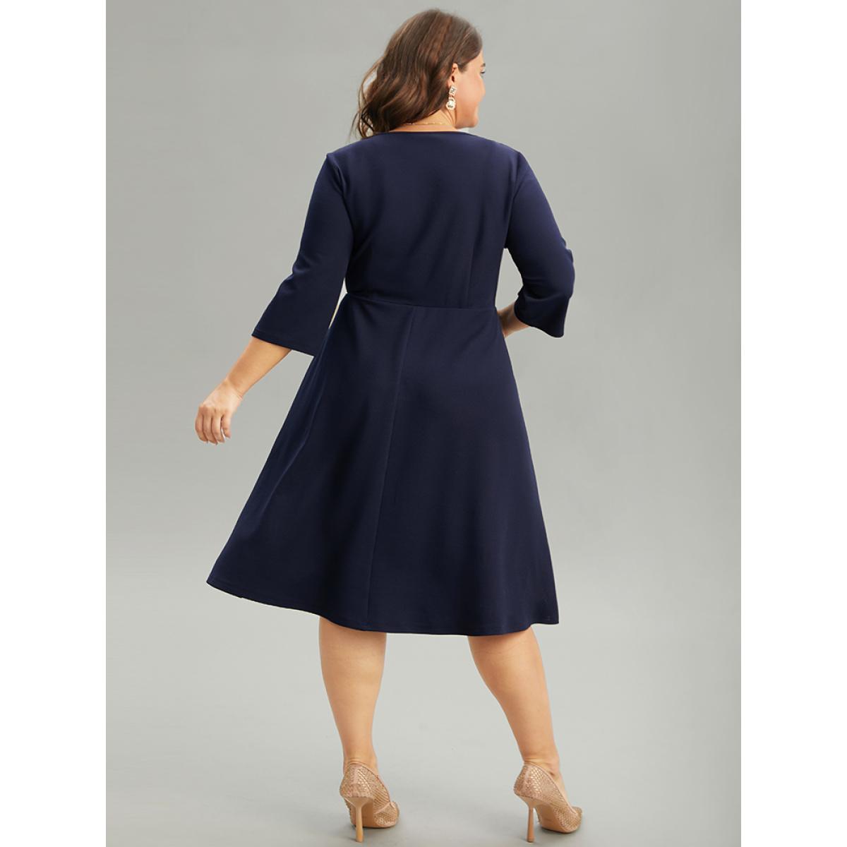 Plus Size Snowflake Sequin Embroidered Pocket Dress Midnight Women Party Sequin V-neck Elbow-length sleeve Curvy Midi Dress BloomChic 12/L Product Image