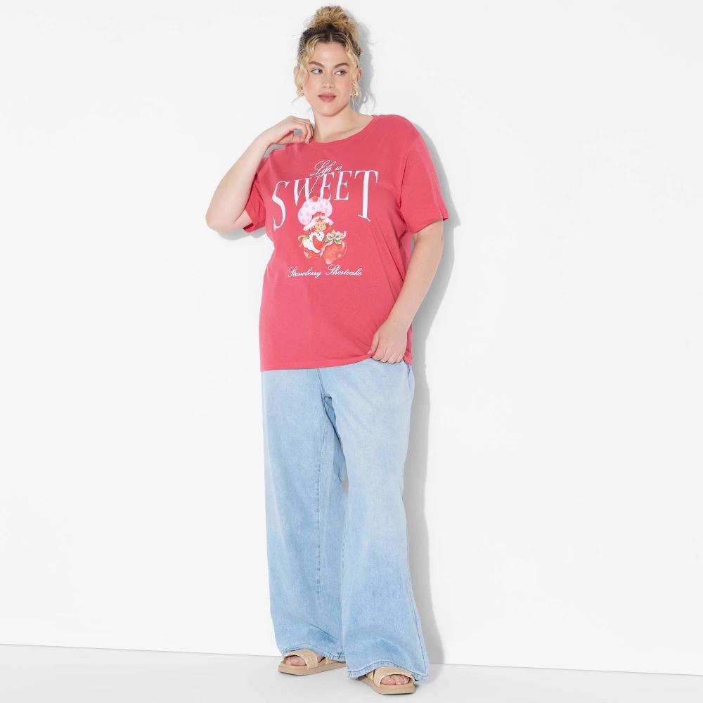 Women's Strawberry Shortcake Short Sleeve Graphic T-Shirt - Cherry Red Product Image
