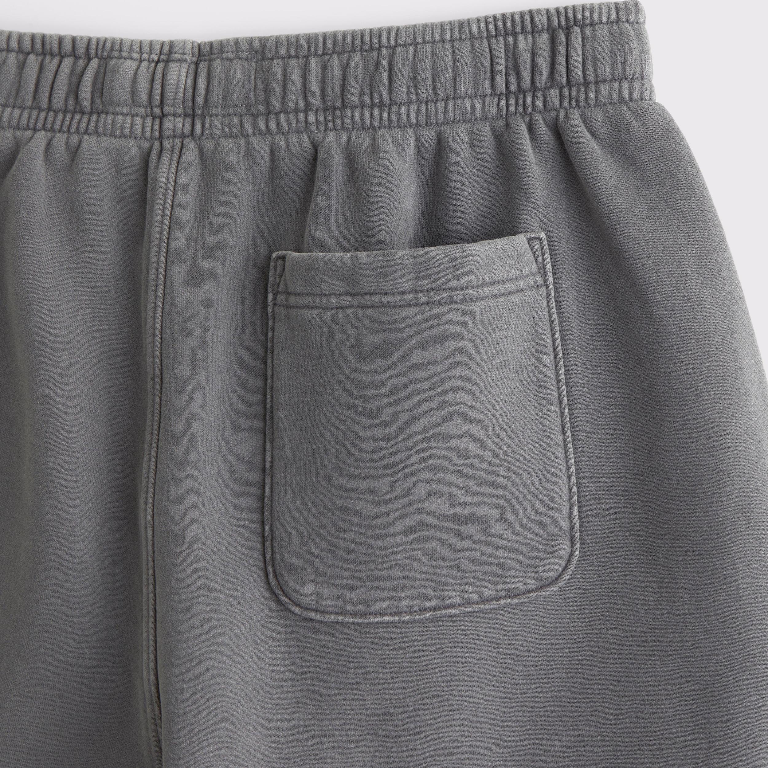 Essential Short Product Image