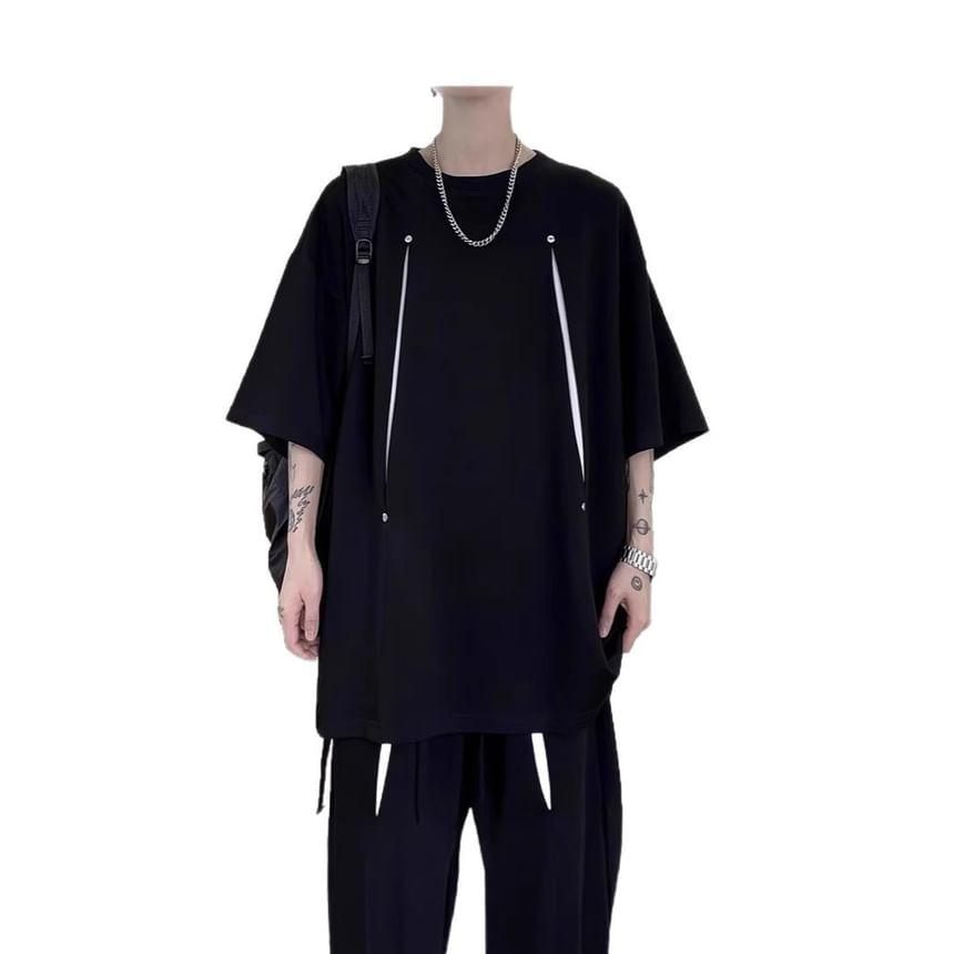 Set: Short Sleeve Crew Neck Two Tone Panel T-Shirt + Drawstring Waist Sweat Shorts Product Image