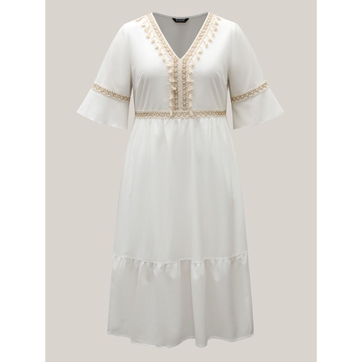 Plus Size Tassel Textured Stretchy Waist Pockets Midi Dress Ivory Women Resort Woven ribbon&lace trim V-neck Half Sleeve Curvy BloomChic 18-20/2X Product Image