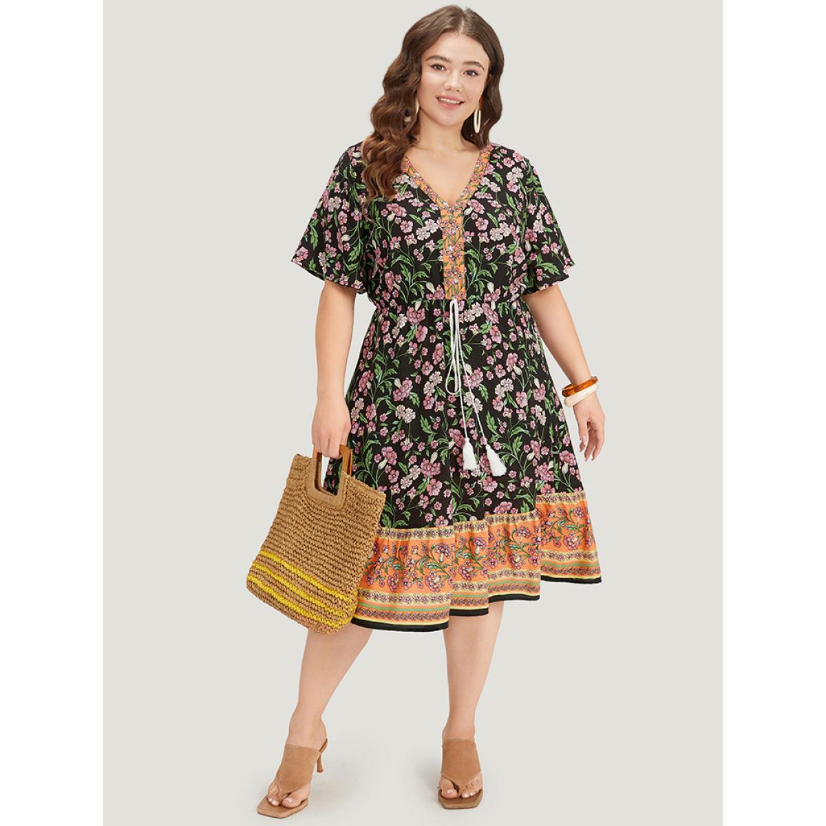 Plus Size Floral Print Pocket Tassels Ties Patchwork Dress Black Women Vacation Tassels V-neck Short sleeve Curvy Midi Dress BloomChic 14-16/1X Product Image