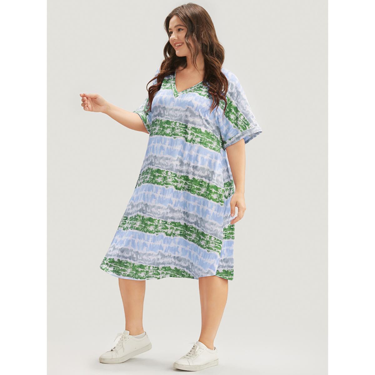 Plus Size Tie Dye V Neck Pocket Knee Dress Green Women Casual Pocket V-neck Short sleeve Curvy Knee Dress BloomChic 28/5X Product Image