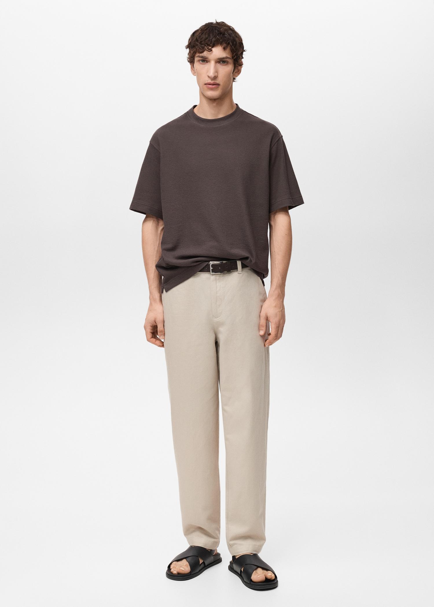 Structured relaxed-fit t-shirt - Men | MANGO USA Product Image