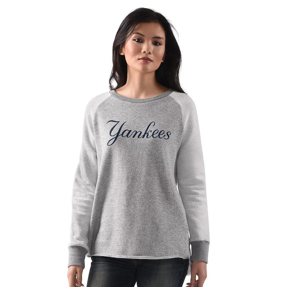 Women's G-III 4Her by Carl Banks Heather Gray New York Yankees Gridiron Raglan Pullover Sweatshirt,  Product Image