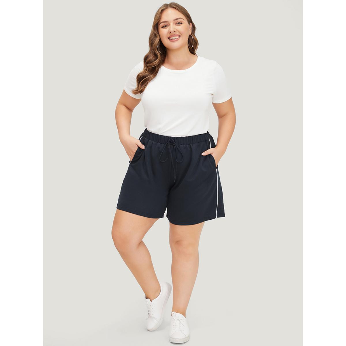 Plus Size Plain Seam Detail Pocket Knotted Shorts Women Indigo Casual Plain Dailywear Shorts BloomChic 26/4X Product Image