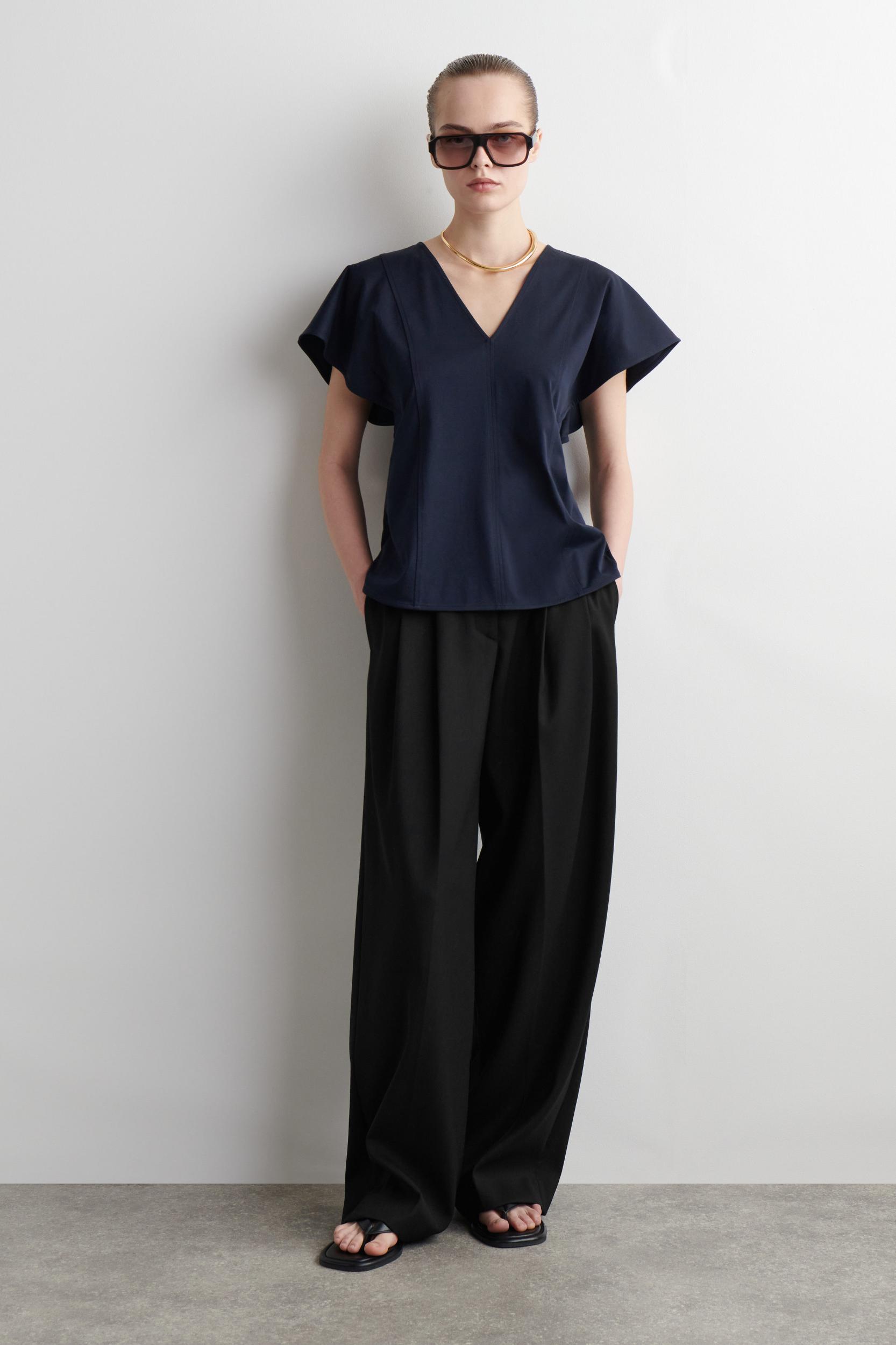 PETAL-SLEEVE COTTON TOP Product Image