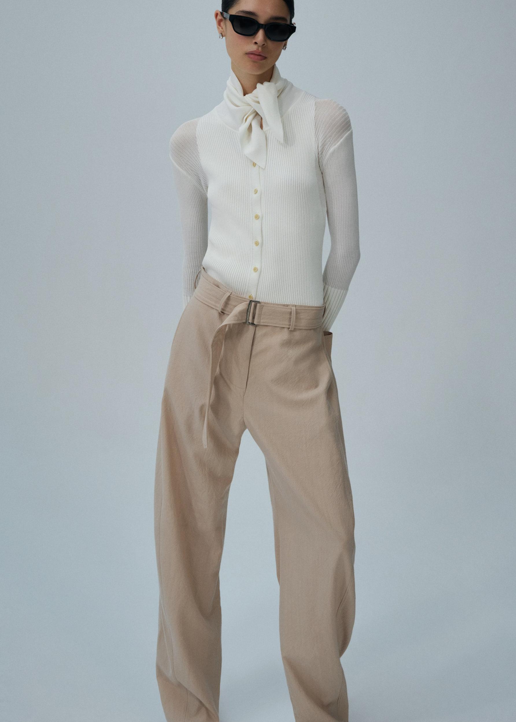 Ribbed cardigan with tie-collar in white Product Image