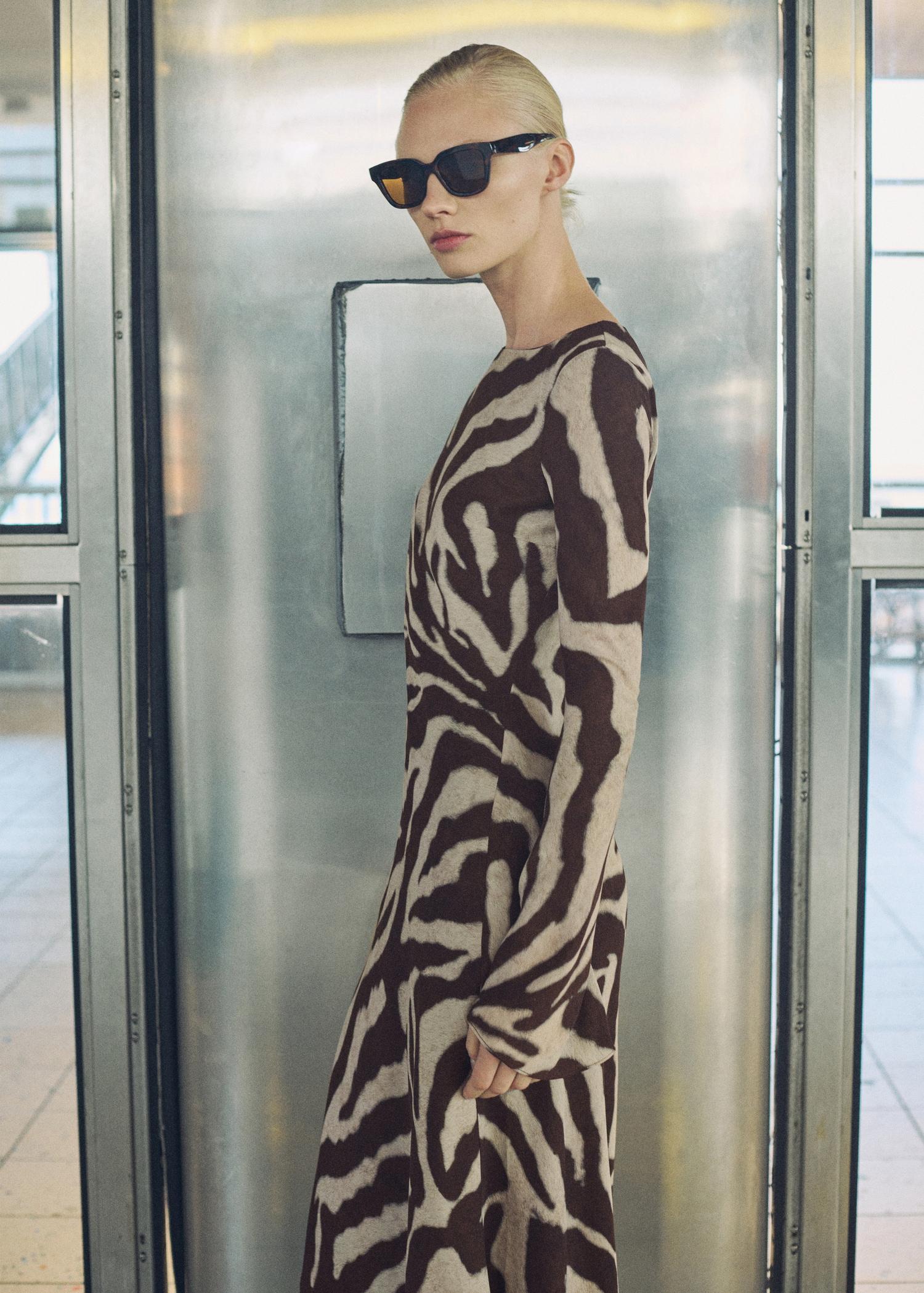 Zebra-print flared dress - Women | MANGO USA Product Image
