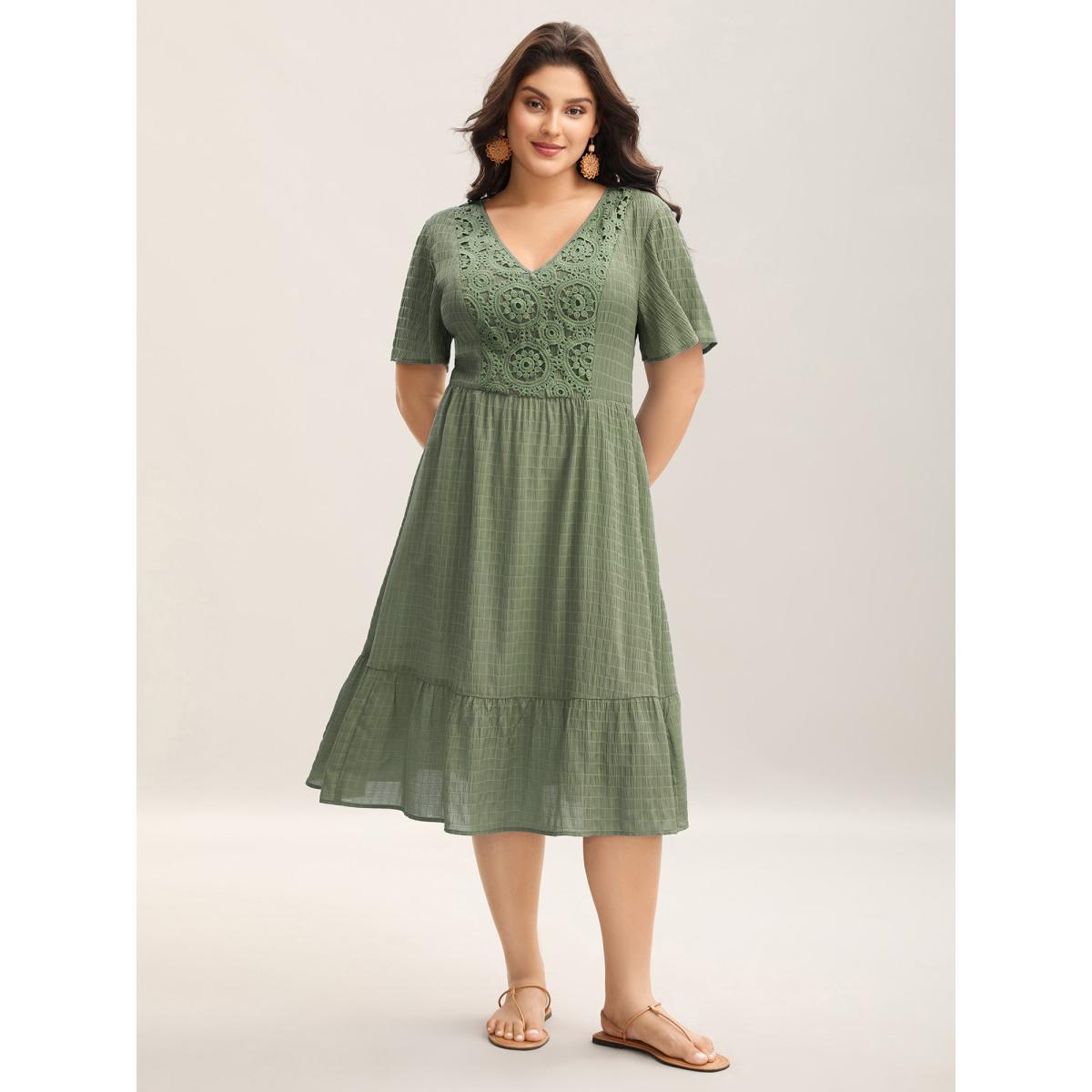 Plus Size Lace Textured Pockets Tiered Midi Dress Greenbean Women Boho V-neck Short sleeve Curvy BloomChic 26/4X Product Image