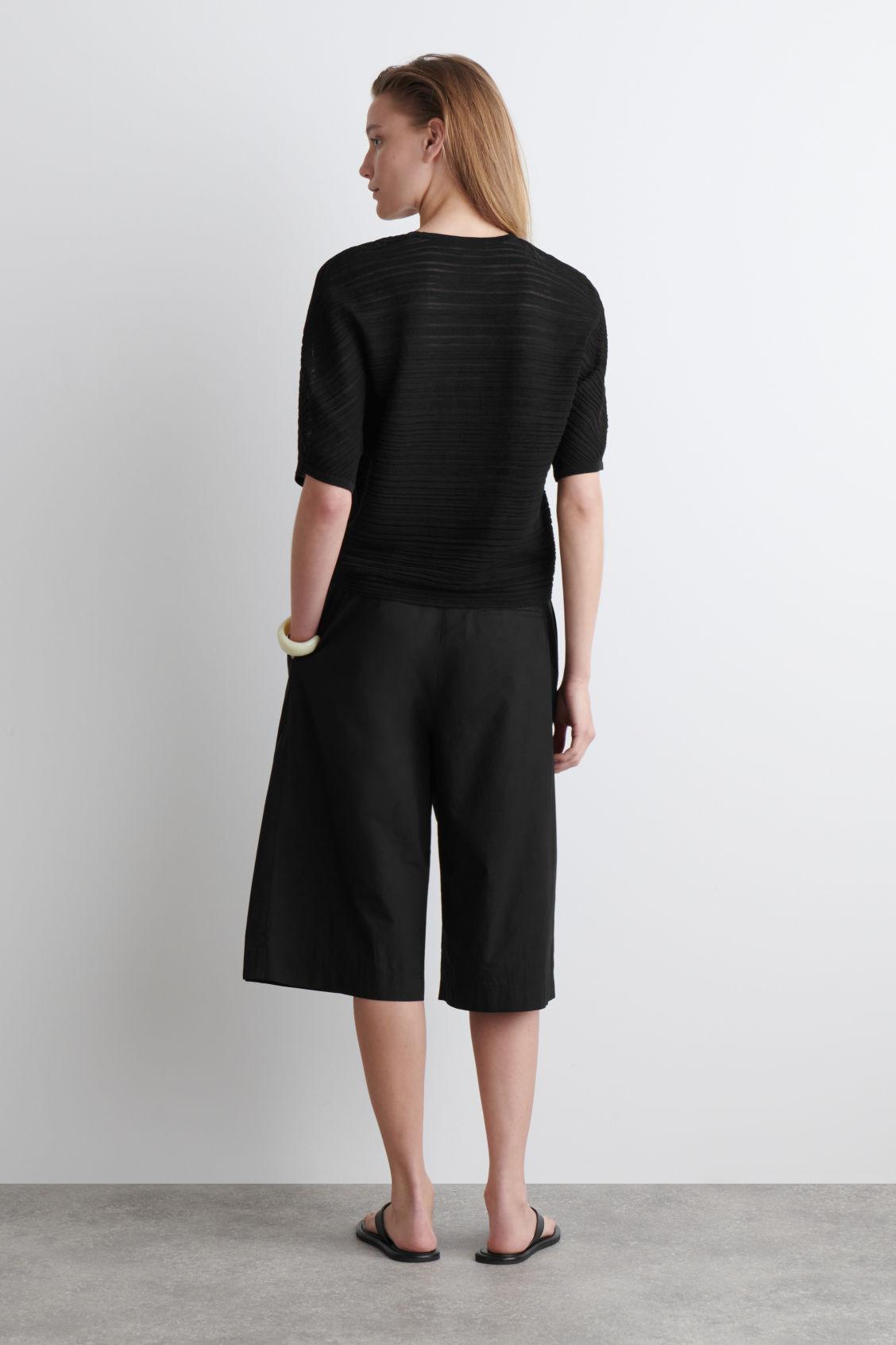 STRIPED KNITTED T-SHIRT Product Image