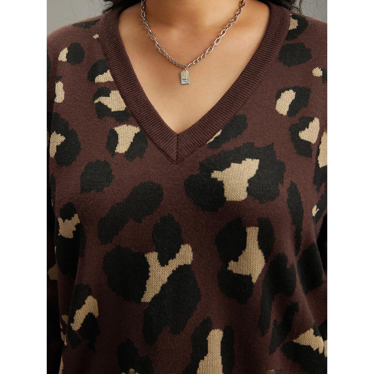 Plus Size Anti-Pilling Leopard Elastic Cuffs Pullover DarkBrown Women Casual Loose Long Sleeve V-neck Dailywear Pullovers BloomChic 10/M Product Image