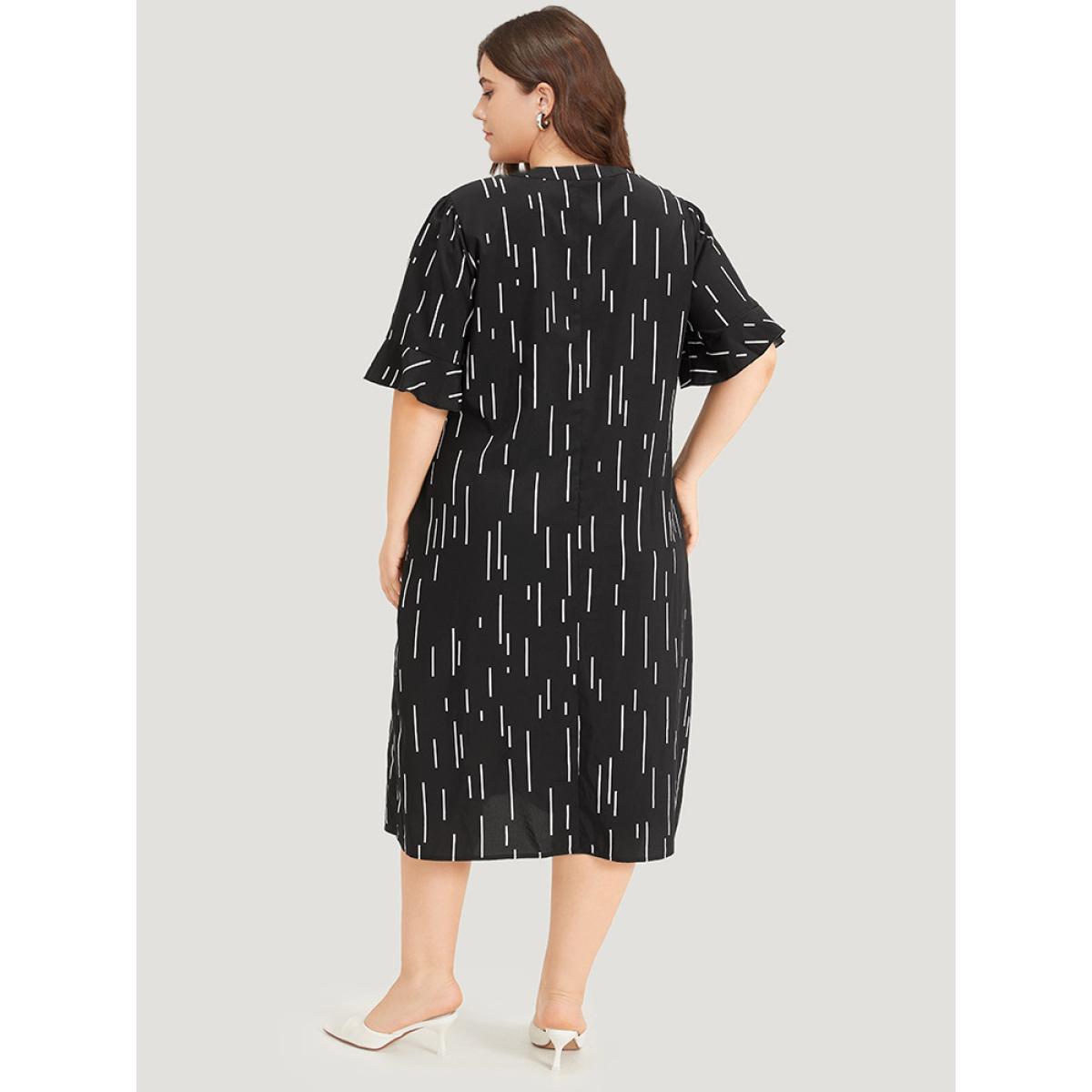 Plus Size Line Print Notched Bell Sleeve Ruffle Hem Dress Black Women Office Plain Notched collar Half Sleeve Curvy Midi Dress BloomChic 18-20/2X Product Image