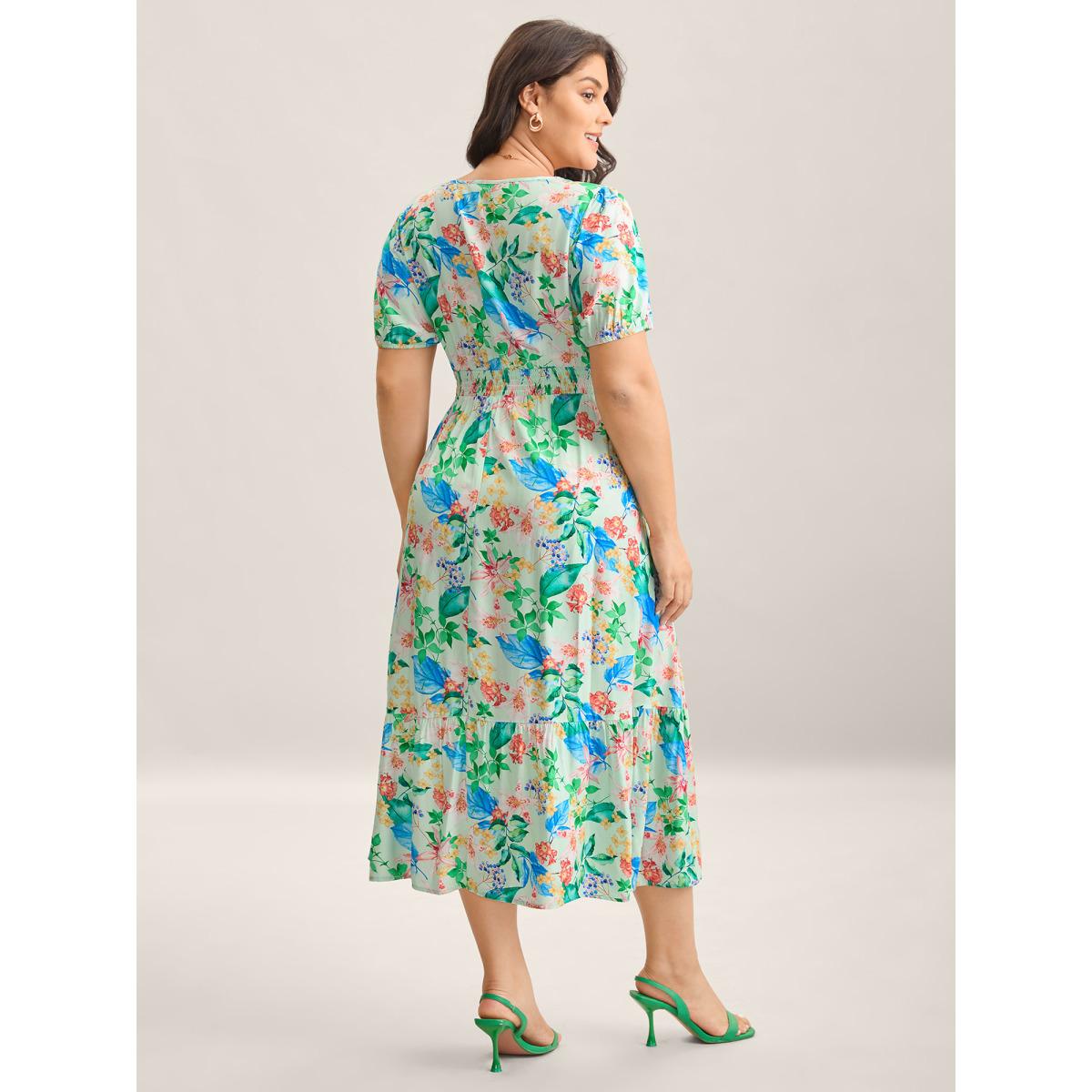 Plus Size Spring Flowers Printed Pockets Midi Dress Truegreen Women Heart neckline Short sleeve Curvy BloomChic 12/L Product Image