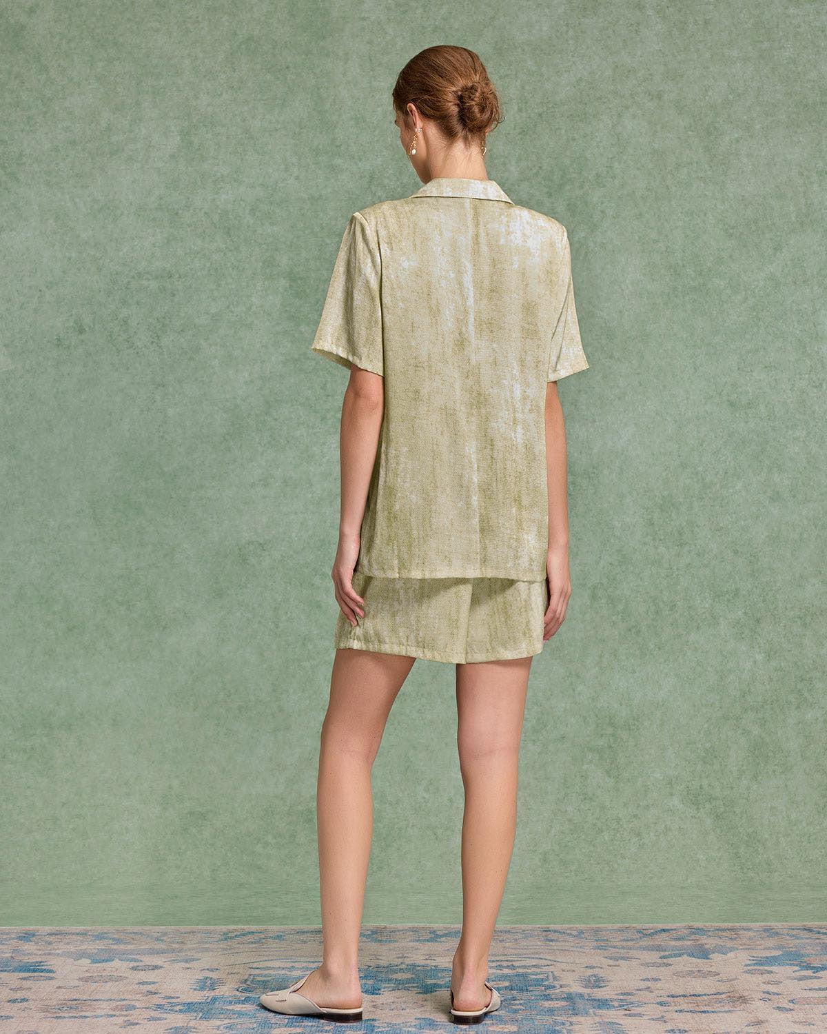 Green Floral Blouse Shorts Two-Piece Suit Product Image