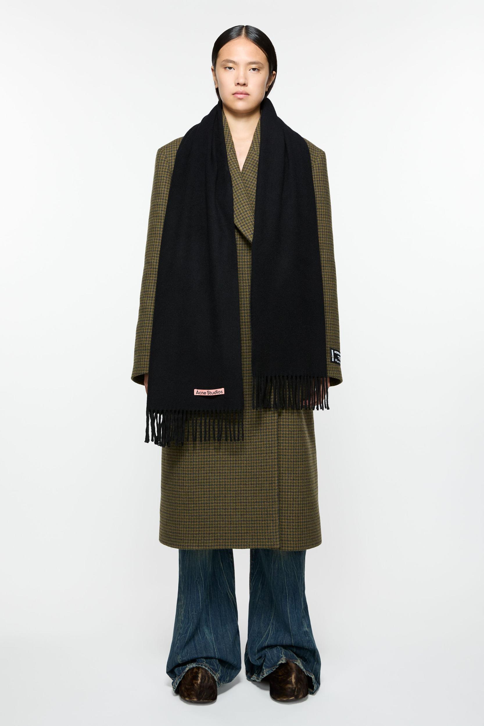 Fringe wool scarf – Narrow Product Image