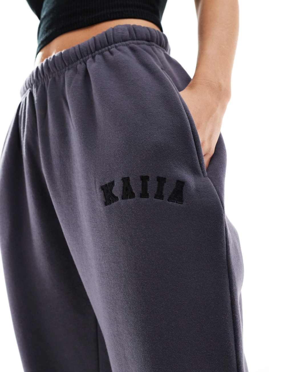Kaiia Petite cuffed sweatpants in dark gray Product Image