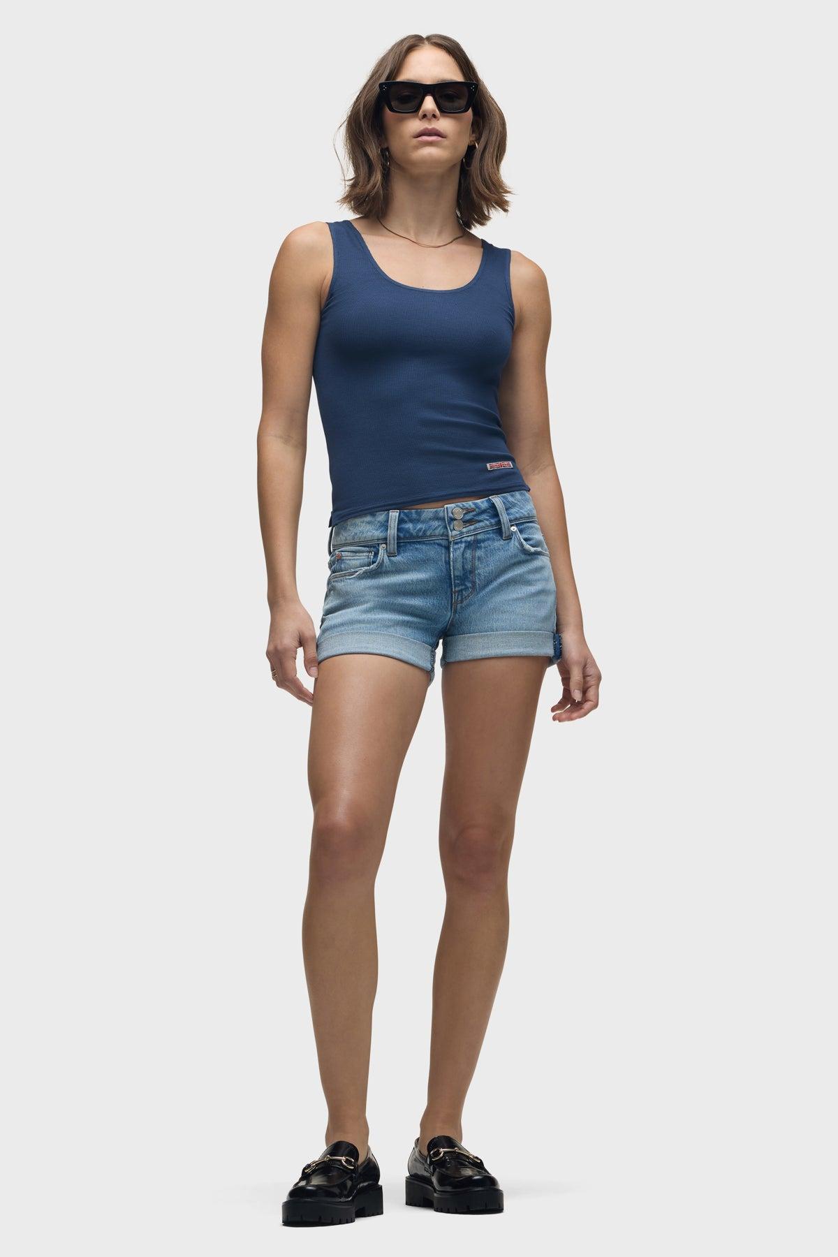 Croxley Mid-Rise Short Female Product Image