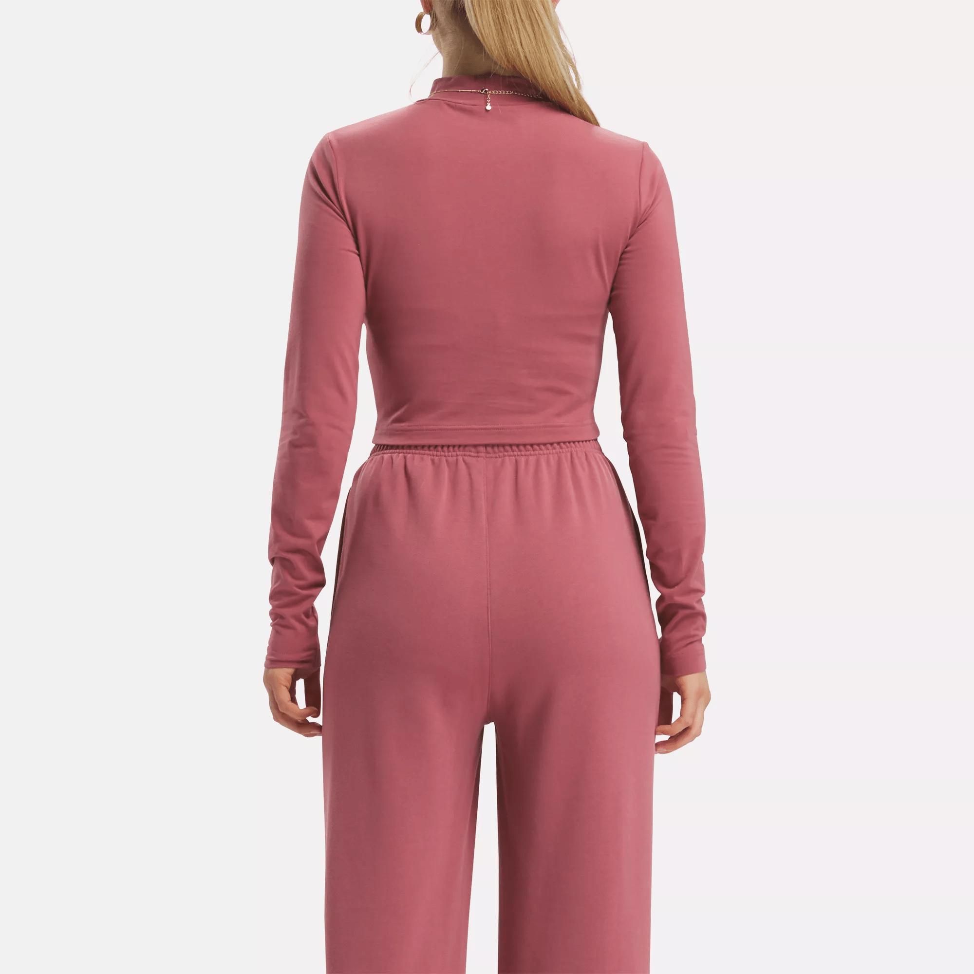 Women's Classics Long Sleeve Crop Top Female Product Image