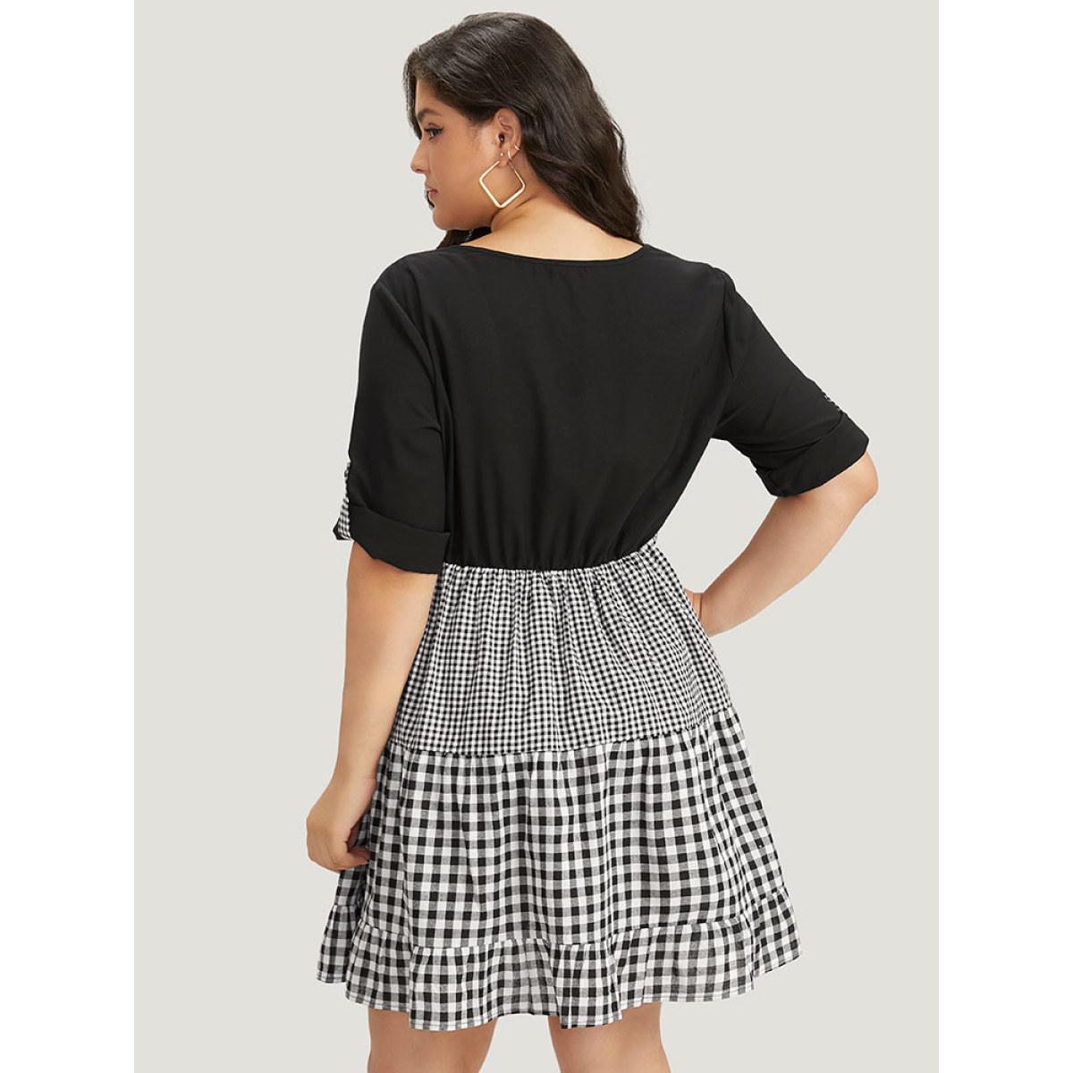 Plus Size Gingham Patchwork Pocket Tab Sleeve Dress BlackFlower Women Casual Patchwork Round Neck Short sleeve Curvy Midi Dress BloomChic 14-16/1X Product Image