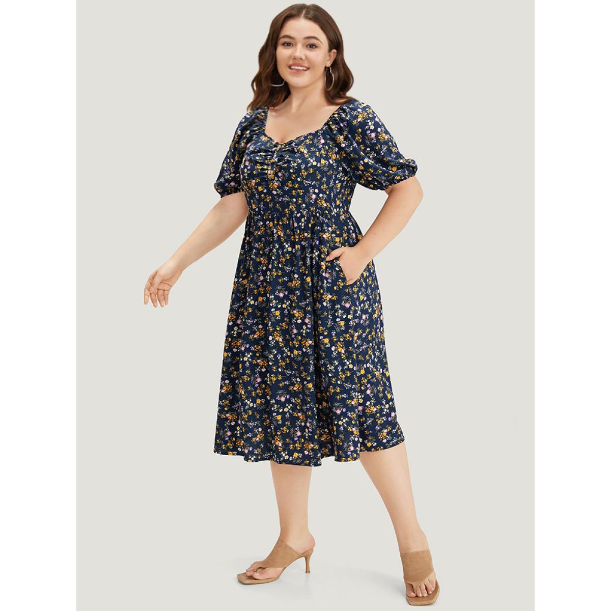 Plus Size Ditsy Floral Ruched Square Neck Puff Sleeve Dress Navy Women Office Elastic cuffs Square Neck Short sleeve Curvy Midi Dress BloomChic 22-24/3X Product Image