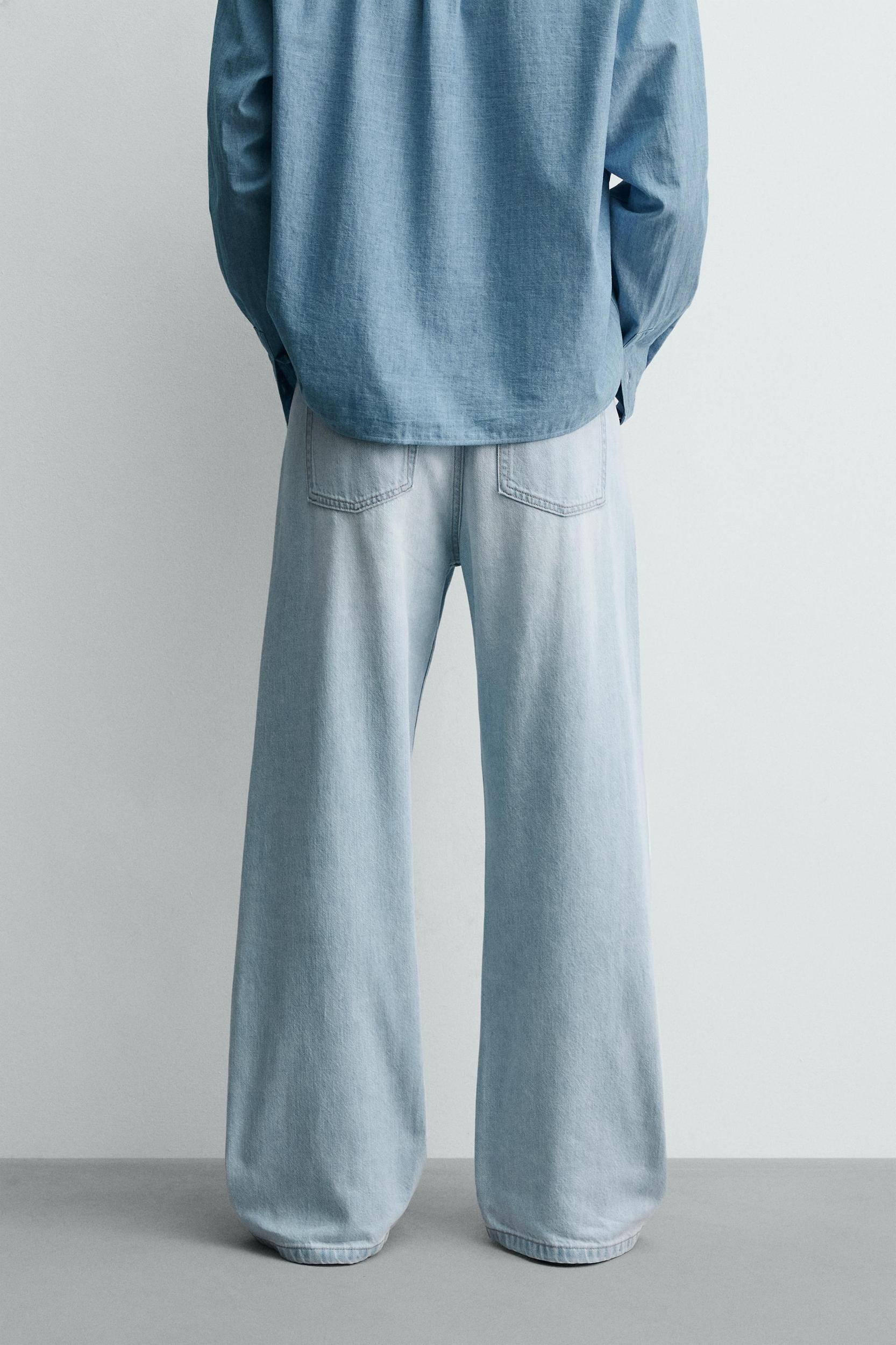 FLARE FIT JEANS Product Image