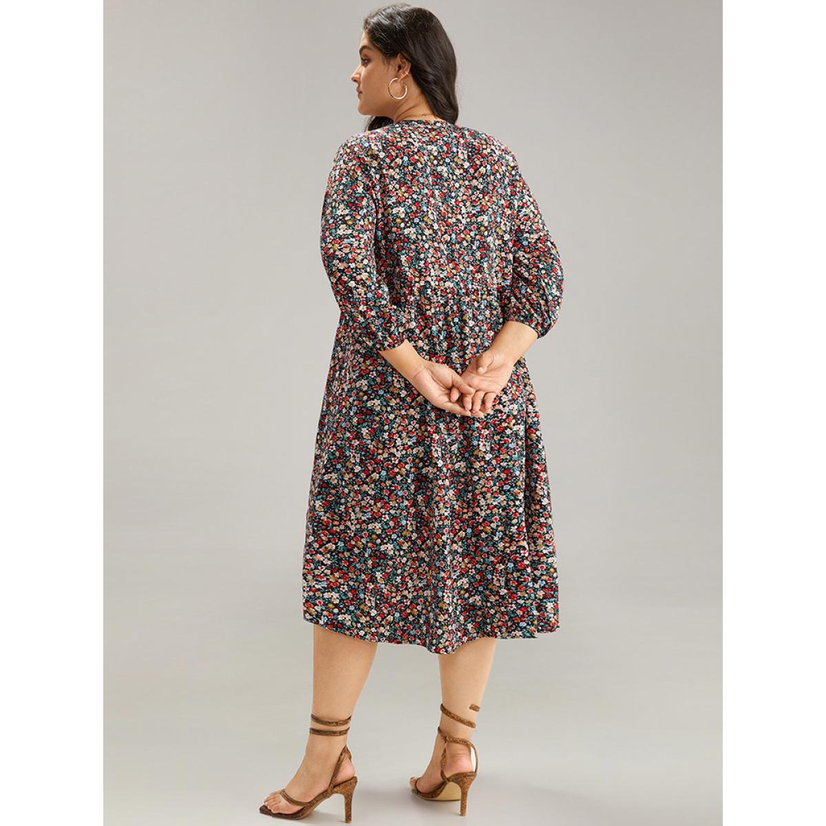 Plus Size Ditsy Floral Pocket Lantern Sleeve Ruffle Hem Dress Multicolor Women Vacation Elastic cuffs Notched collar Elbow-length sleeve Curvy Midi Dress BloomChic 28/5X Product Image
