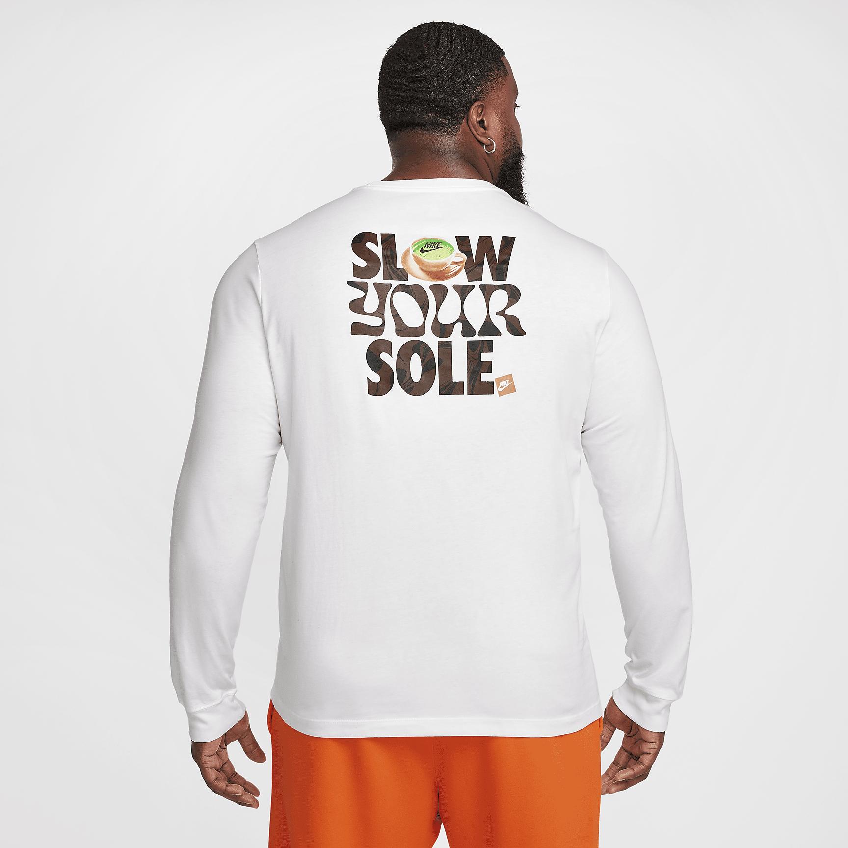 Nike Sportswear Club Long-Sleeve T-Shirt Product Image