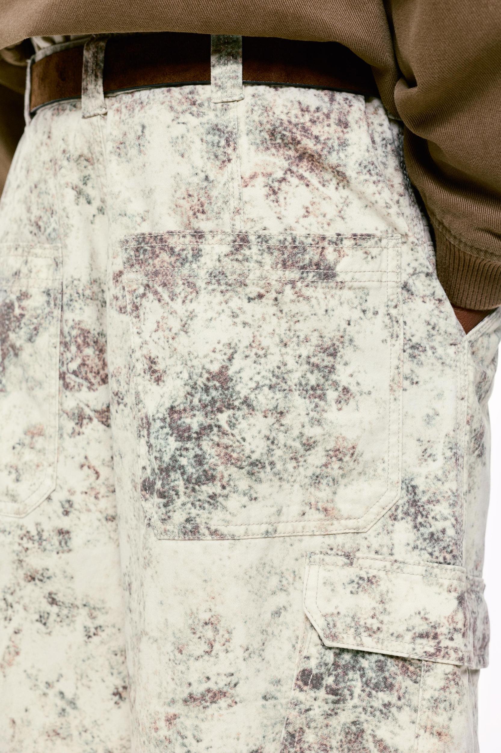 Baggy cargo trousers Product Image