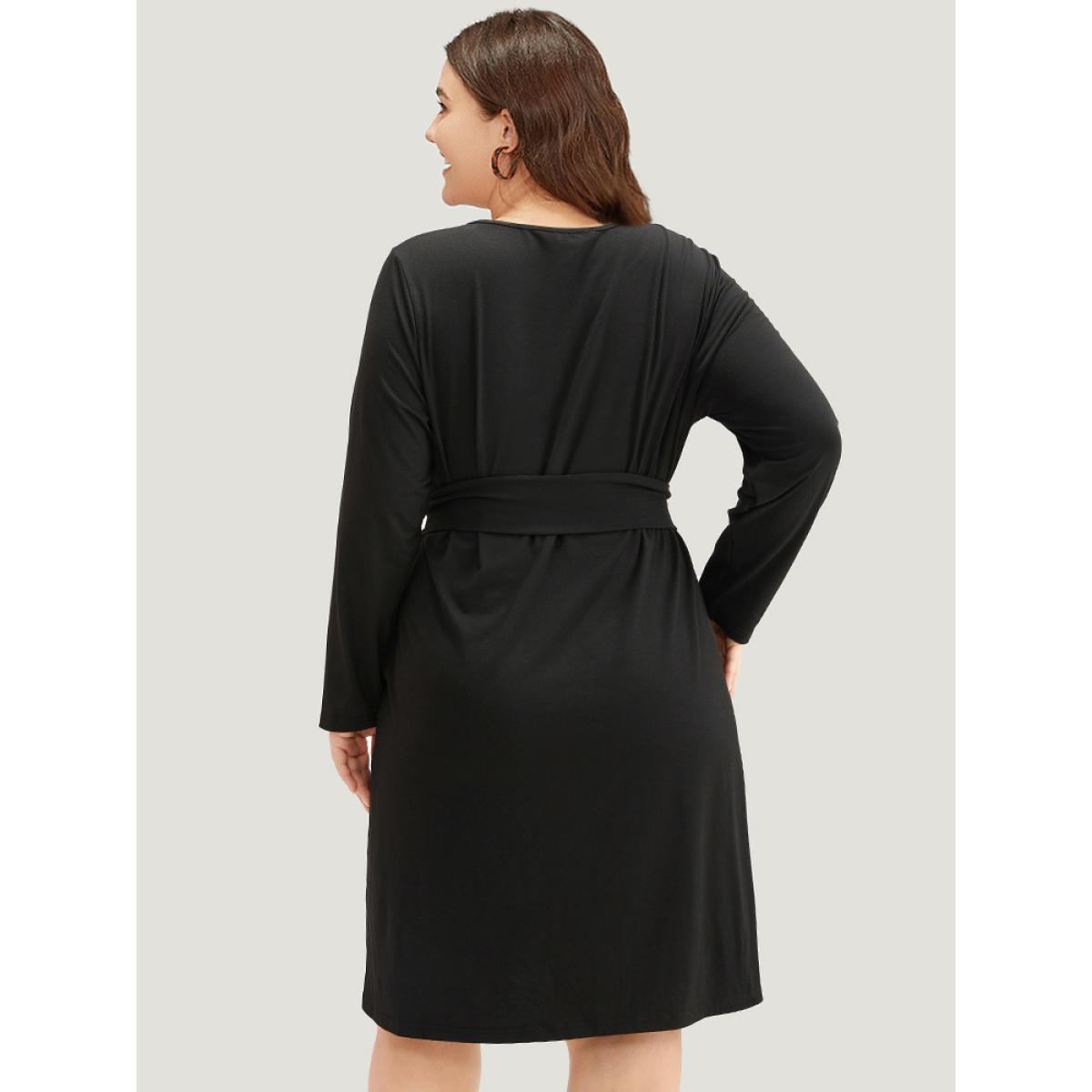 Plus Size Solid Pocket Drawstring Ties Dress Black Women Casual Plain Round Neck Long Sleeve Curvy Knee Dress BloomChic 10/M Product Image