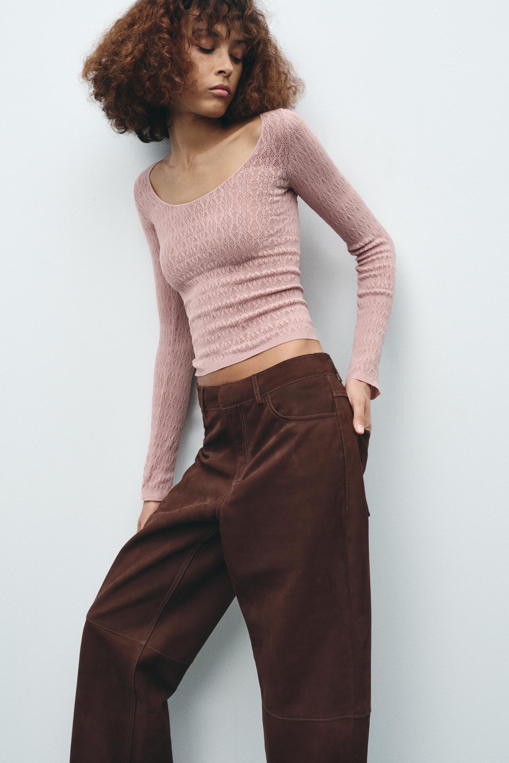 SEAMLESS LACE TOP Product Image