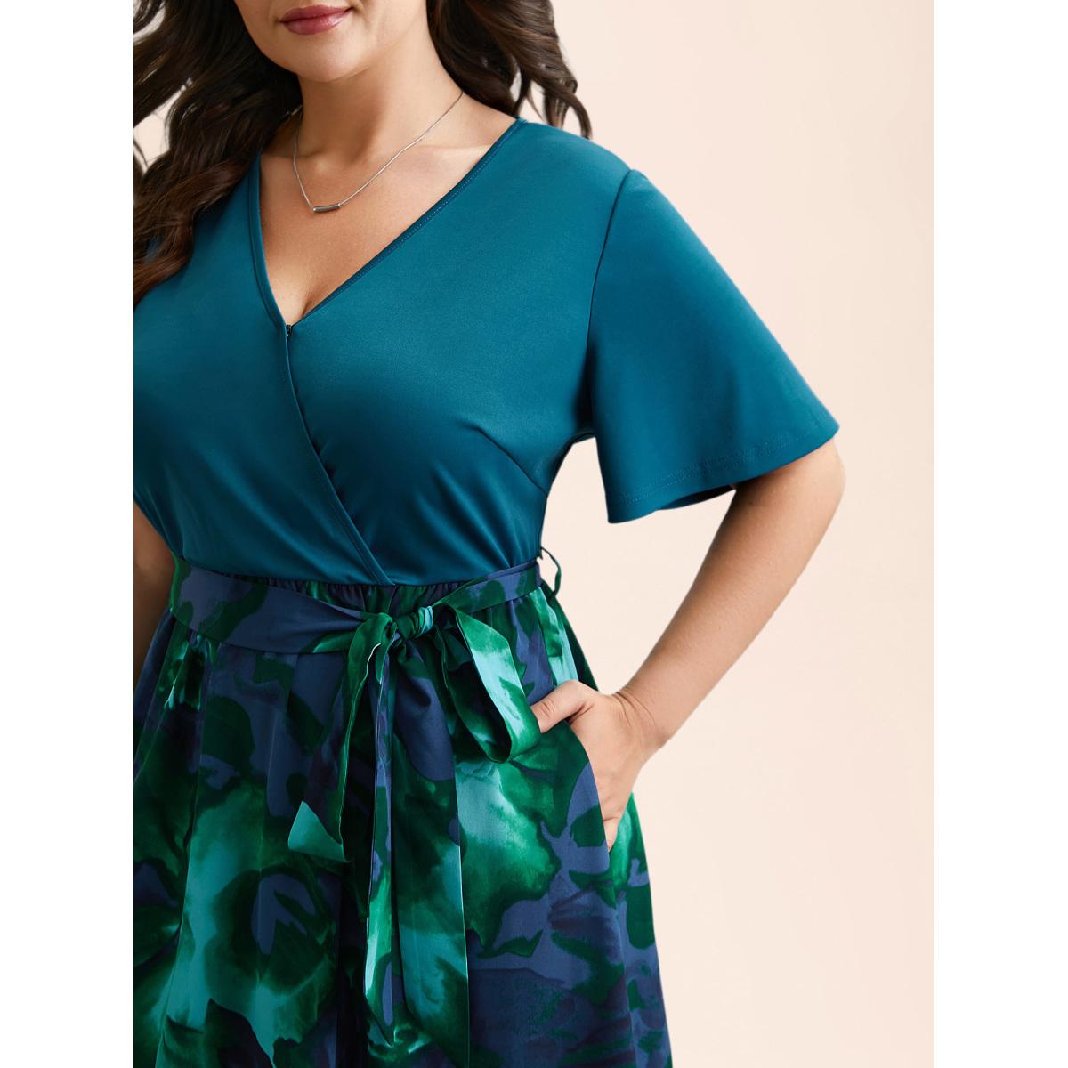 Plus Size Tropical Print Wrap Neck Waist-Tie Dress Emerald Women Elegant Belted Knit Dresses Bloomchic 28/5X Product Image