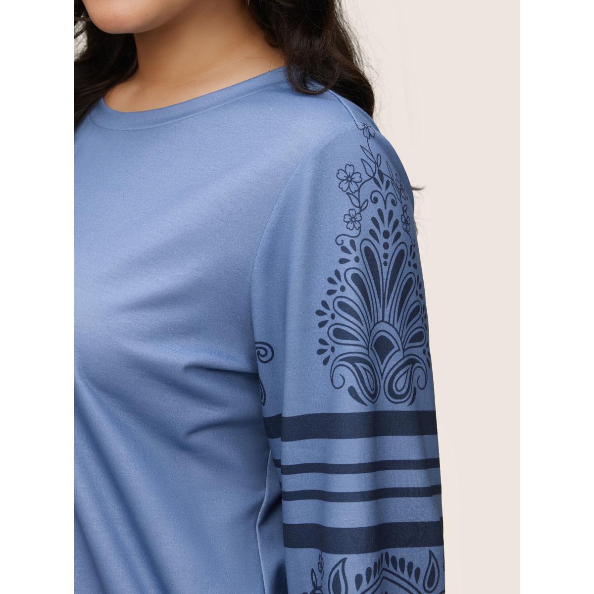 Plus Size Bandana Paisley Print Crew Neck Sweatshirt Women Cerulean Casual Printed Round Neck Dailywear Sweatshirts BloomChic 22-24/3X Product Image