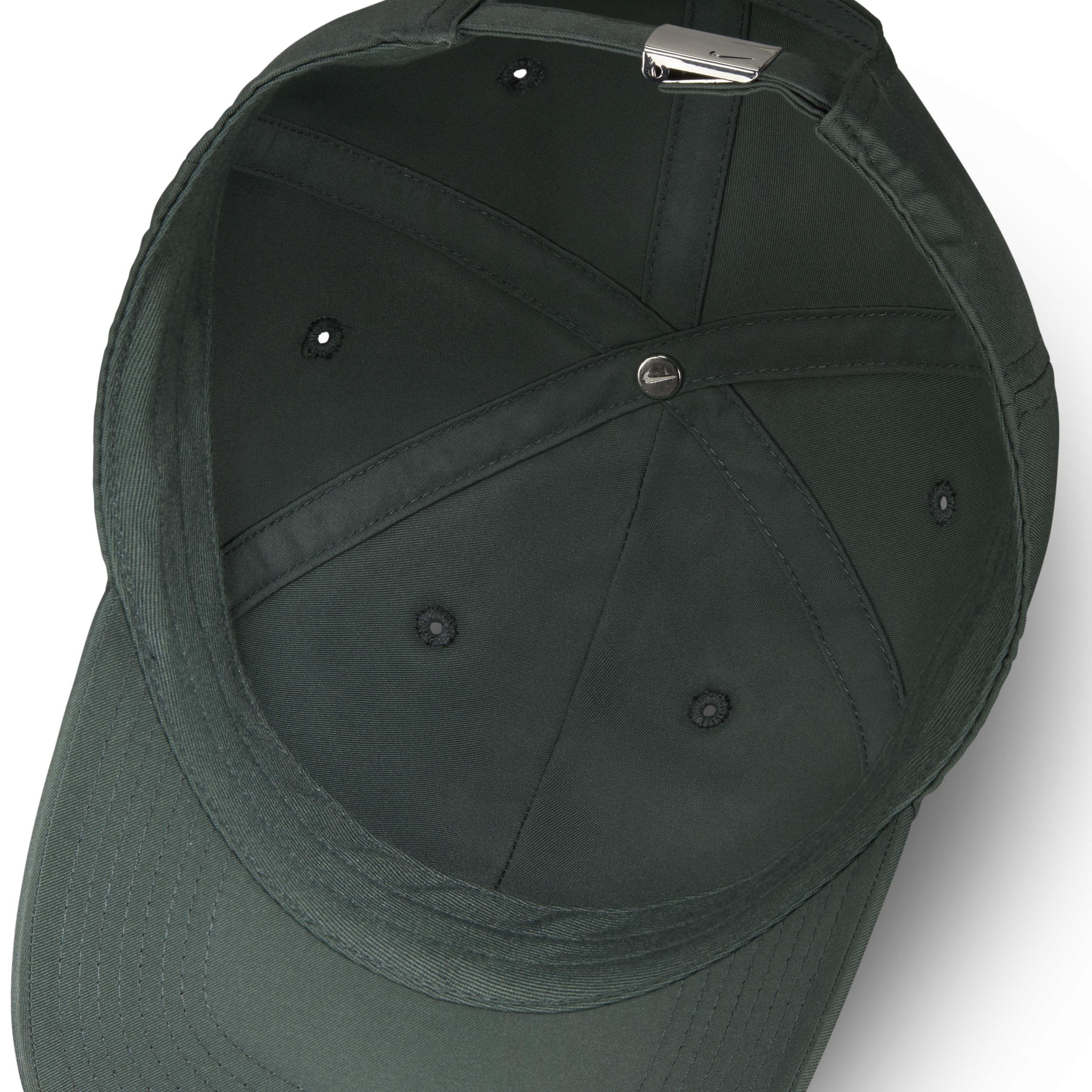 Nike Dri-FIT Club Unstructured Metal Swoosh Cap Product Image