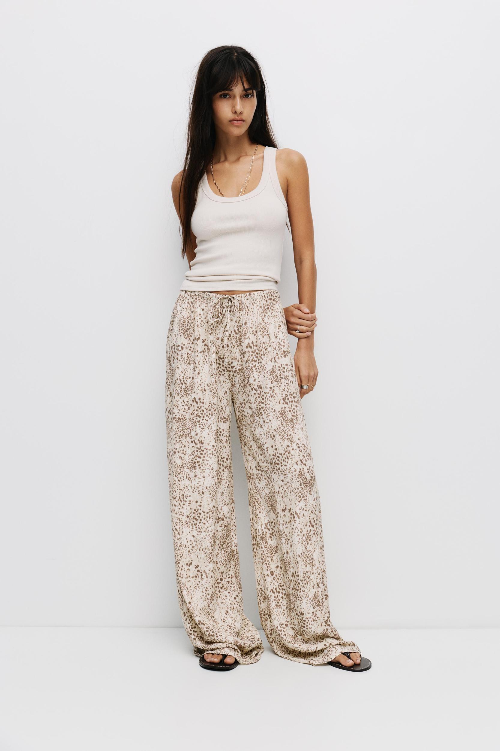 Flowing animal print pants Product Image