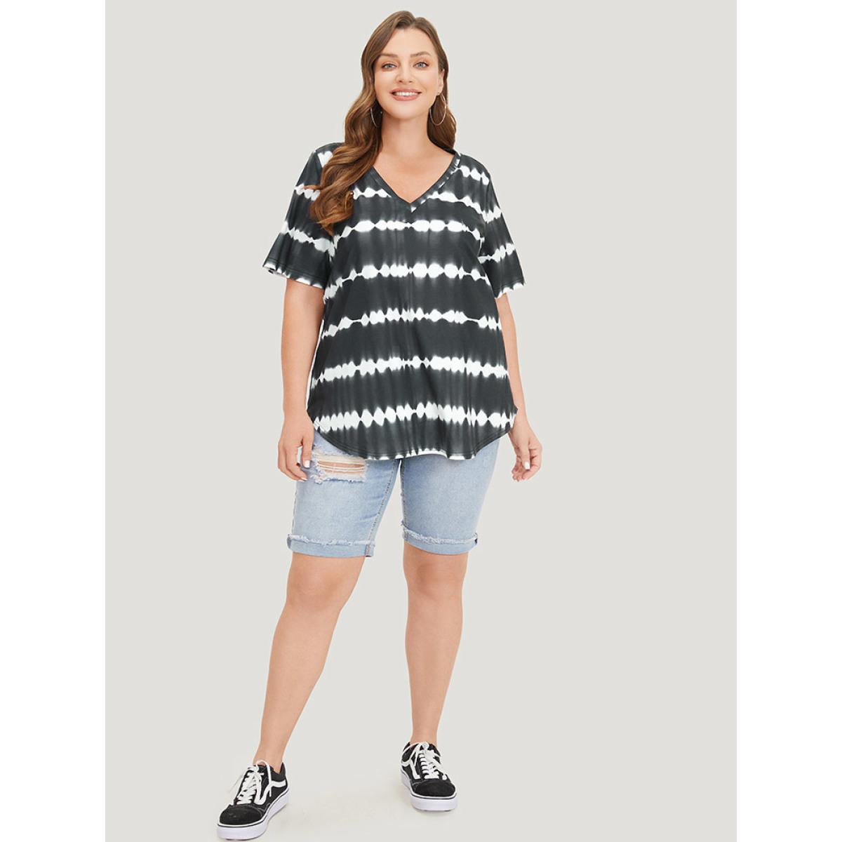 Plus Size Striped Tie Dye Curved Hem T-shirt Black Women Casual Arc Hem Ombre V-neck Dailywear T-shirts BloomChic 26/4X Product Image