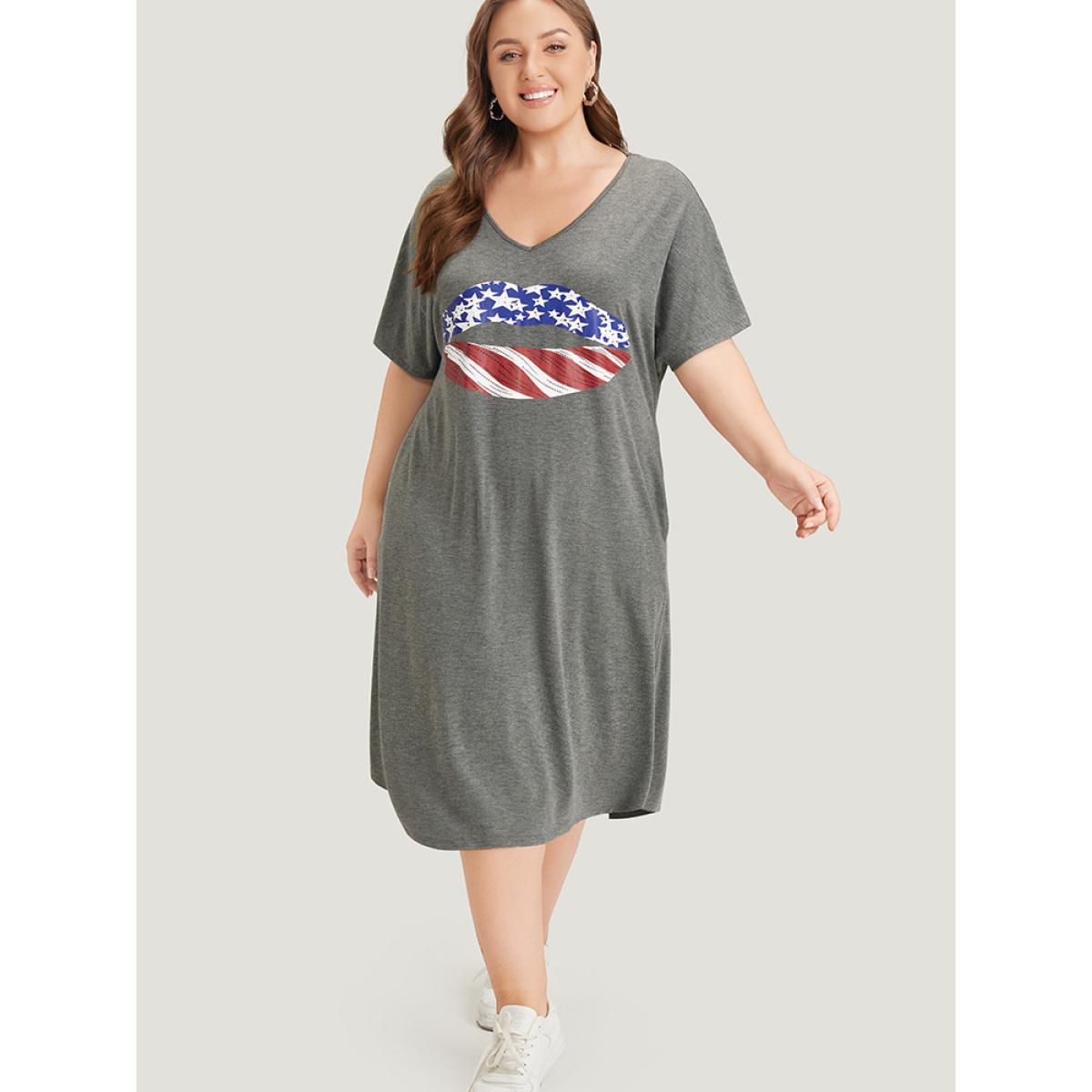Plus Size Lip & Star Print Pocket Arc Hem Heather Tee Dress Gray Women Casual Printed Curvy Midi Dress BloomChic 14-16/1X Product Image