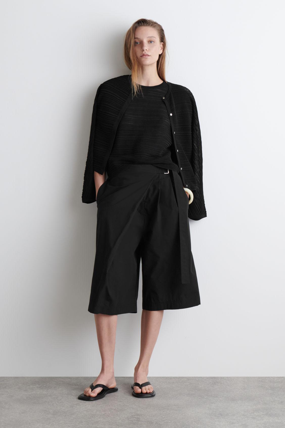 STRIPED KNITTED T-SHIRT Product Image