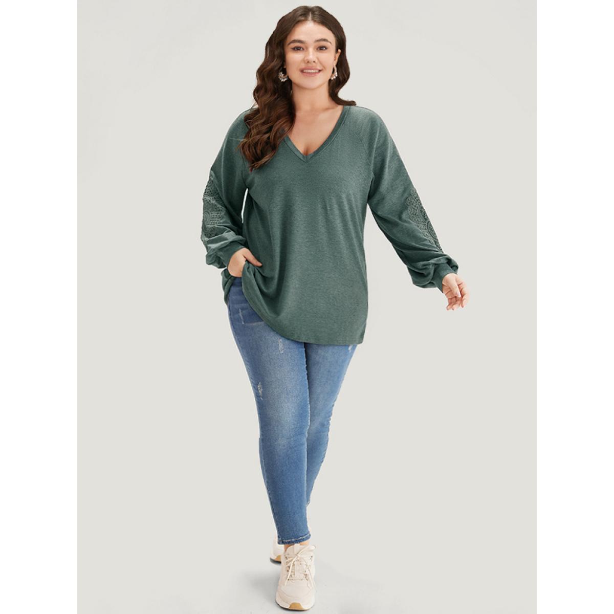 Plus Size Plain Guipure Lace V Neck Raglan Sleeve Sweatshirt Women Green Elegant Plain V-neck Dailywear Sweatshirts BloomChic 26/4X Product Image