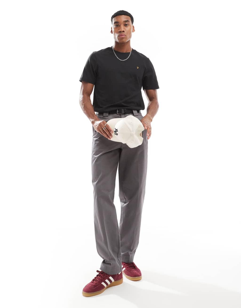 Farah Danny t-shirt in black Product Image