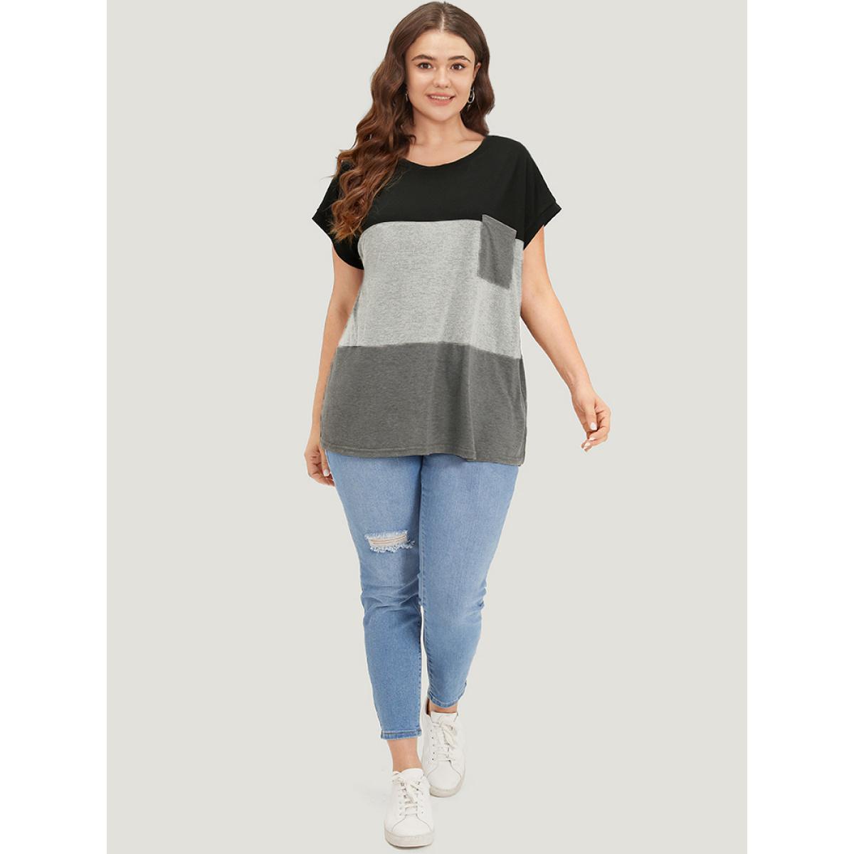 Plus Size Colorblock Contrast Patched Pocket Batwing Sleeve T-shirt Gray Women Casual Contrast Colorblock Round Neck Dailywear T-shirts BloomChic 30/6X Product Image