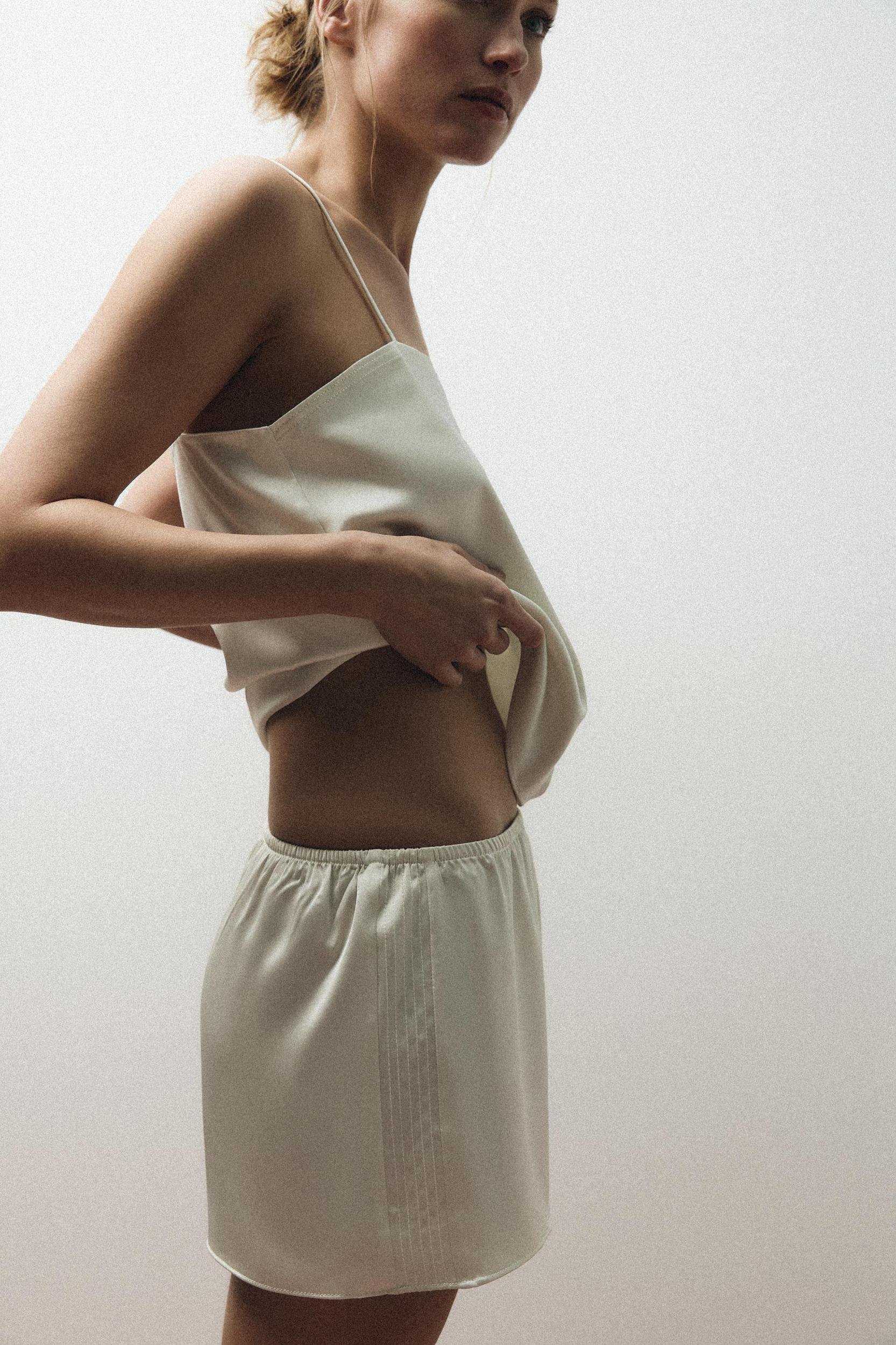 SATIN PAJAMA SHORTS Product Image