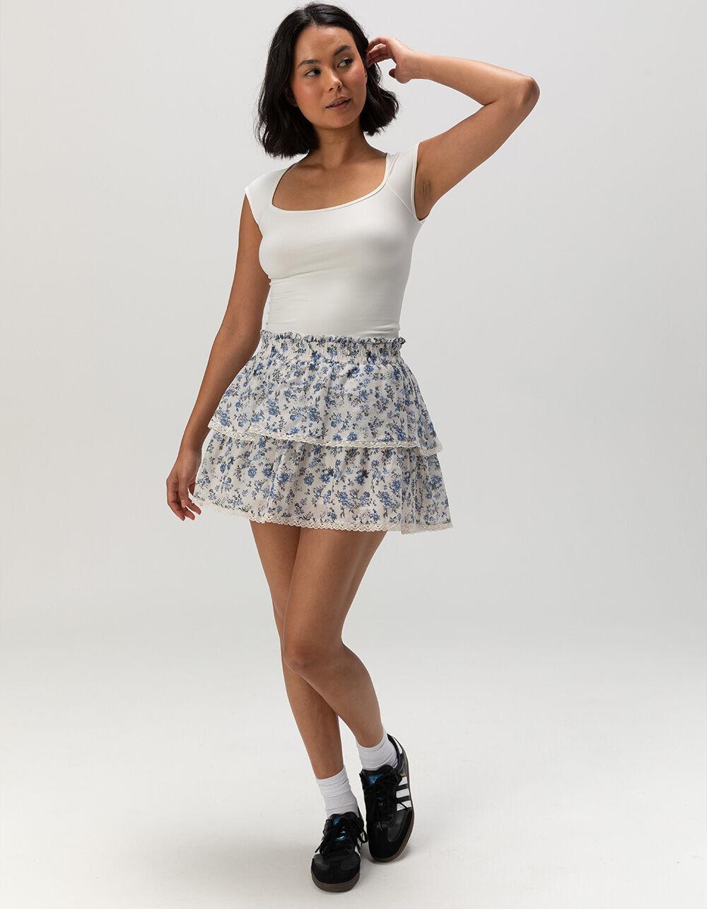 RSQ Womens Mid Rise Woven Tier Mini Skirt - WHT/BLUE Product Image
