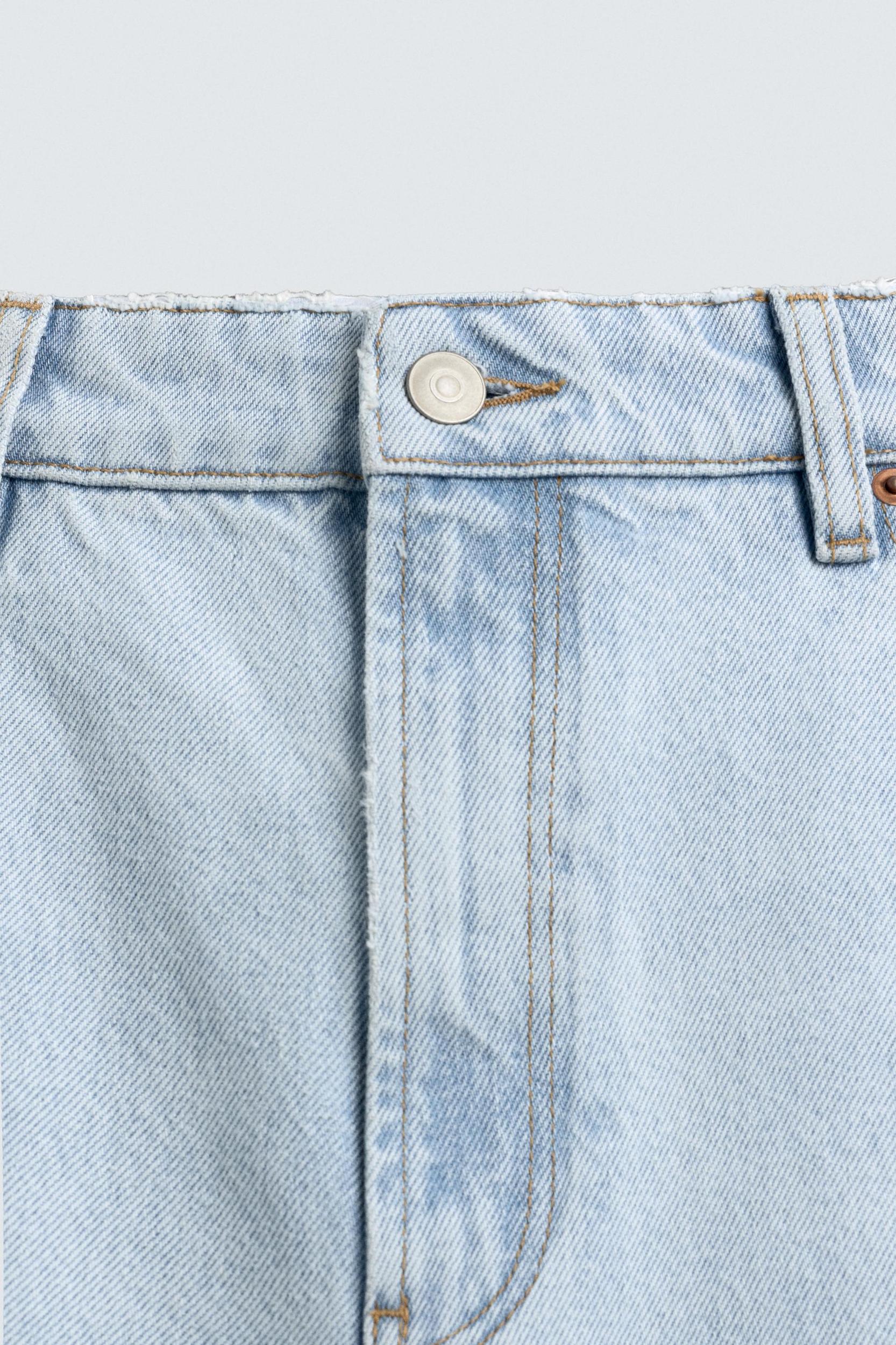 FLARE FIT JEANS Product Image