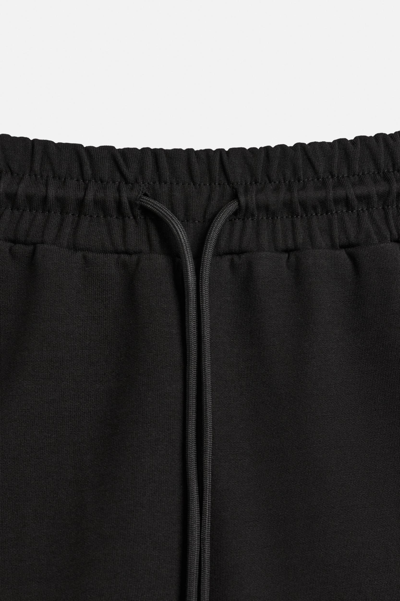 INTERLOCK TEXTURED SHORTS Product Image