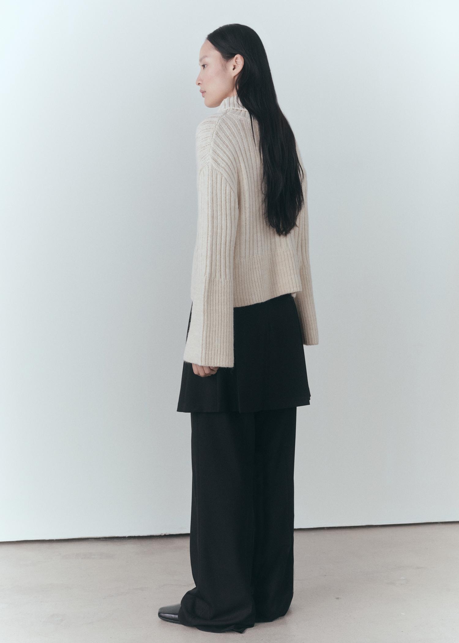 Turtleneck sweater with unstitched detail - Women | MANGO USA Product Image