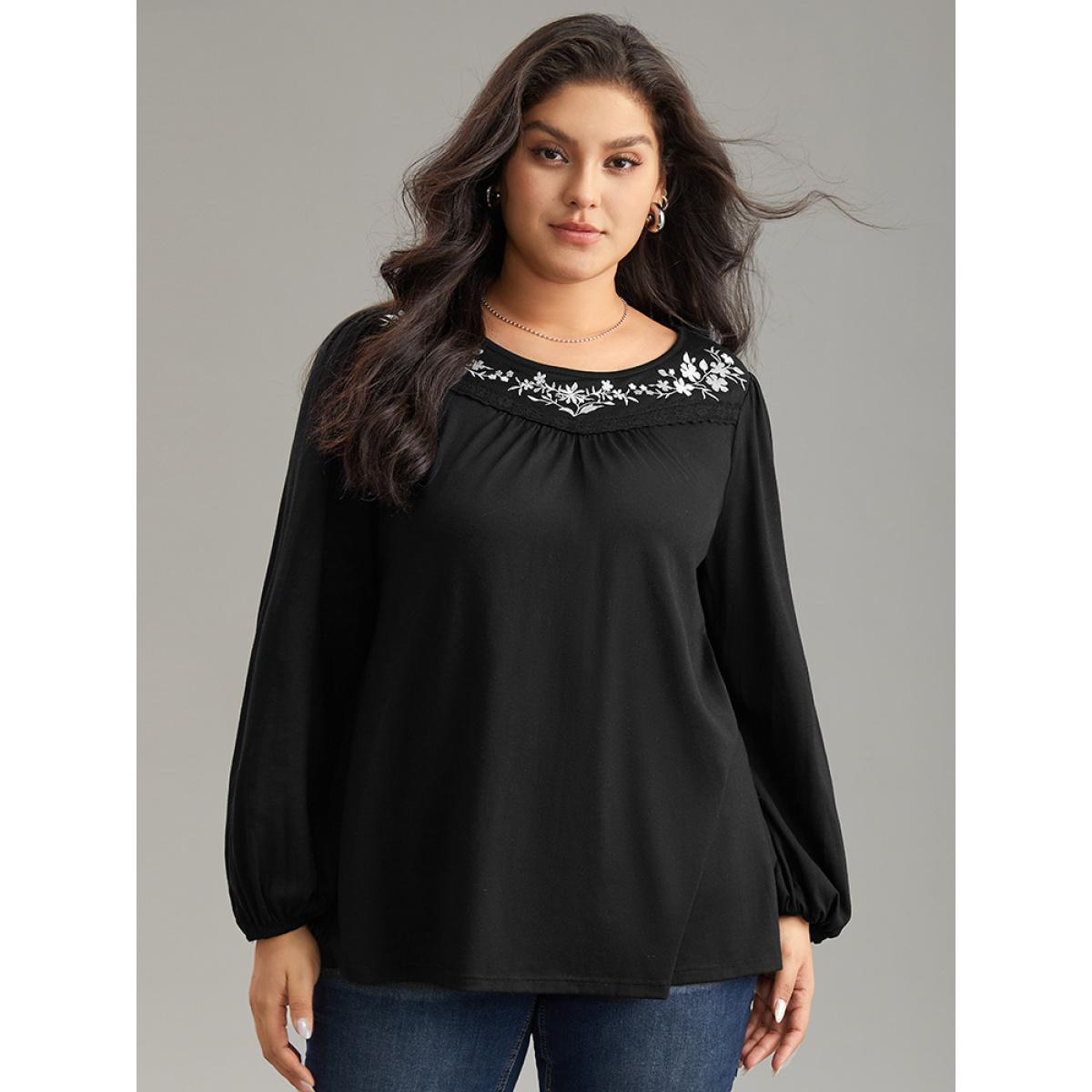 Plus Size Floral Embroidered Gathered Elastic Cuffs T-shirt Black Women Elegant Elastic cuffs Silhouette Floral Print Round Neck Dailywear T-shirts BloomChic 22-24/3X Product Image