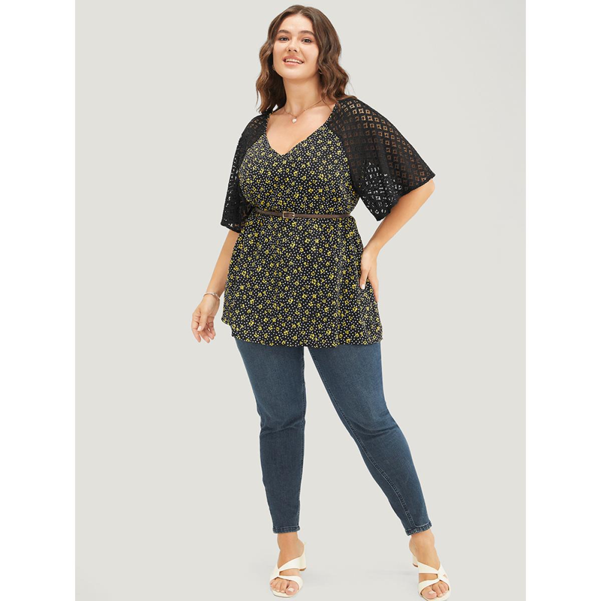Plus Size BlackFlower Ditsy Floral Lace Raglan Sleeve Blouse Women Elegant Short sleeve V-neck Dailywear Blouses BloomChic 12/L Product Image